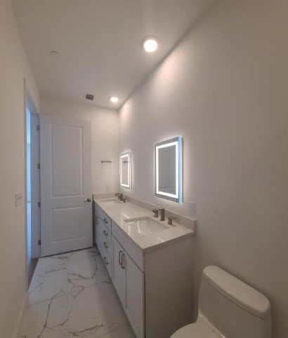 Newer 2/2 Condo In Downtown St Petersburg! property image