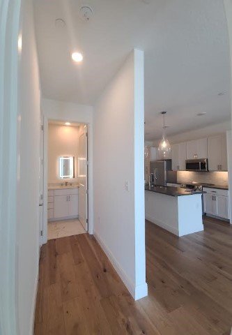 Newer 2/2 Condo In Downtown St Petersburg! property image