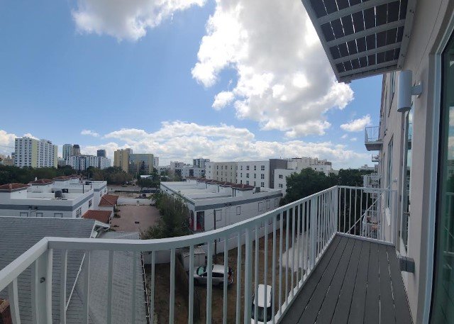 Newer 2/2 Condo In Downtown St Petersburg! property image