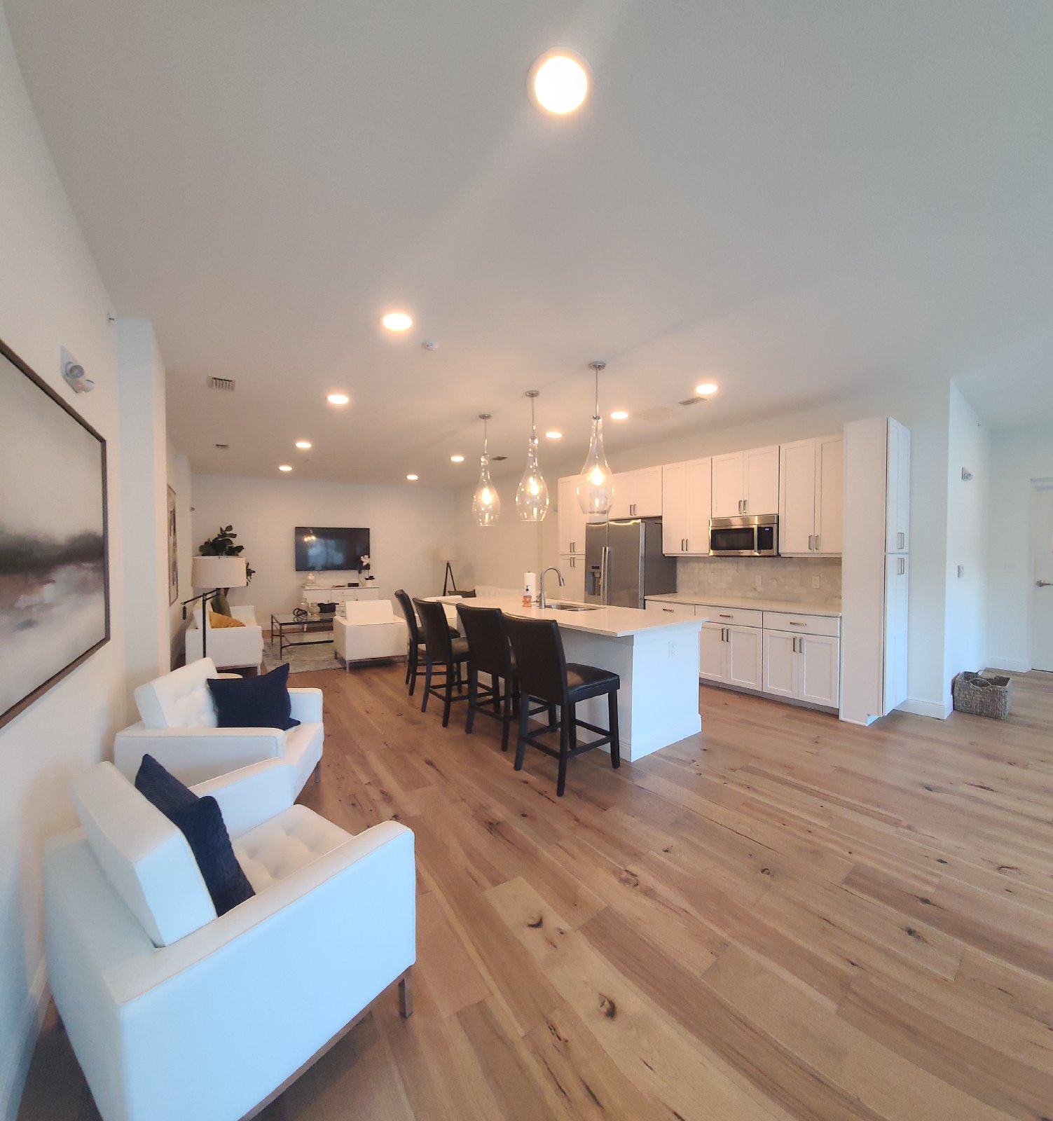 Newer 2/2 Condo In Downtown St Petersburg! property image