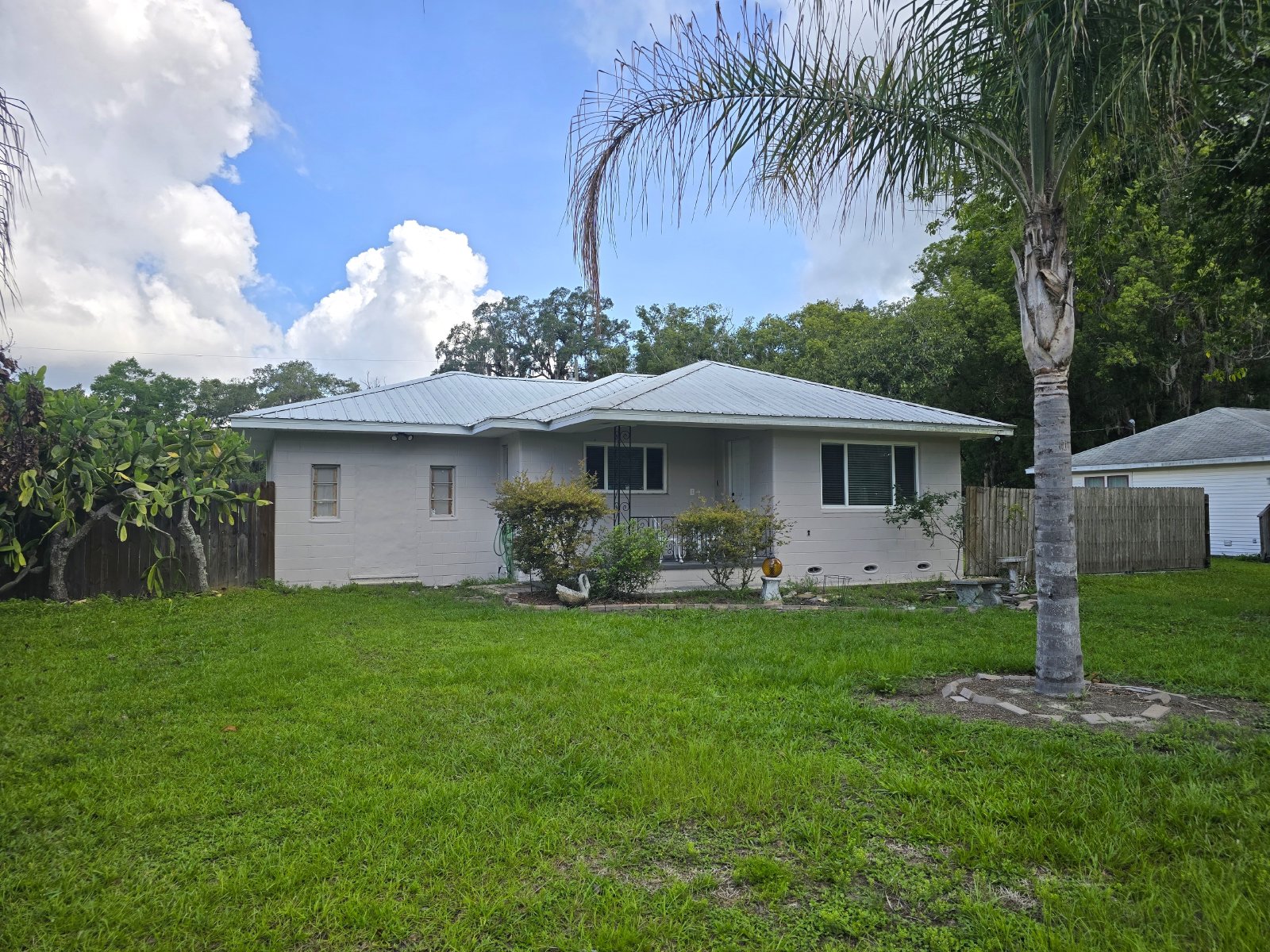 2/1/DEN Located In Brooksville, FL In Masaryktown! property image
