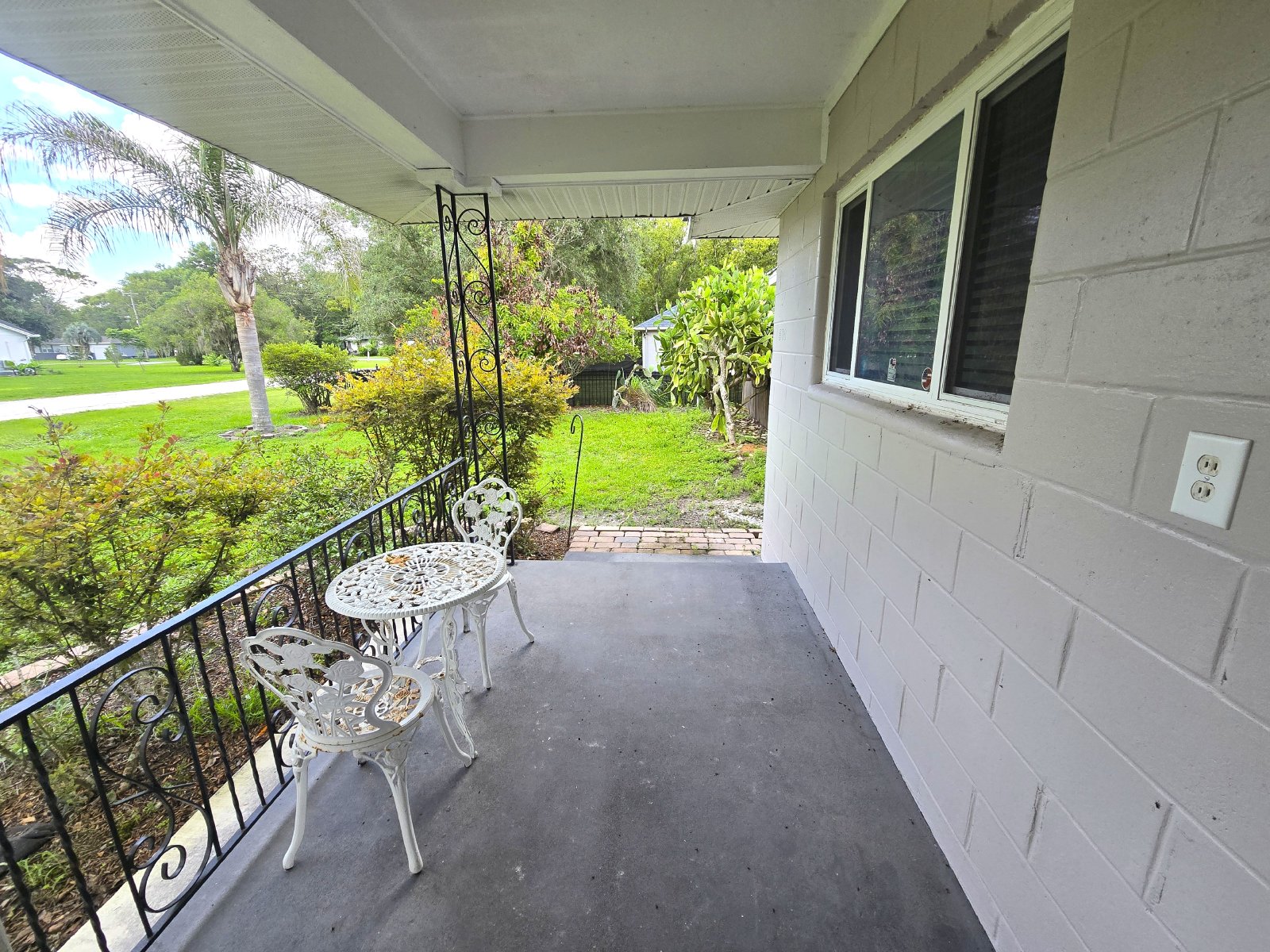 2/1/DEN Located In Brooksville, FL In Masaryktown! property image