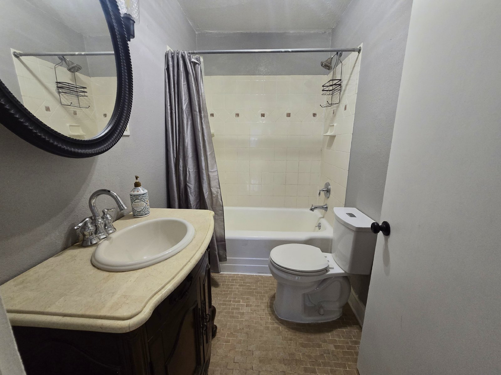 2/1/DEN Located In Brooksville, FL In Masaryktown! property image