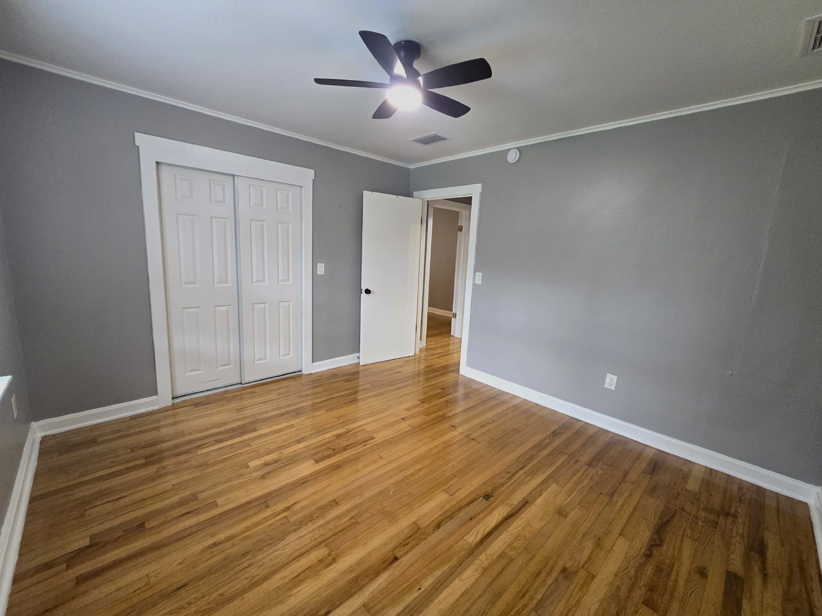 2/1/DEN Located In Brooksville, FL In Masaryktown! property image