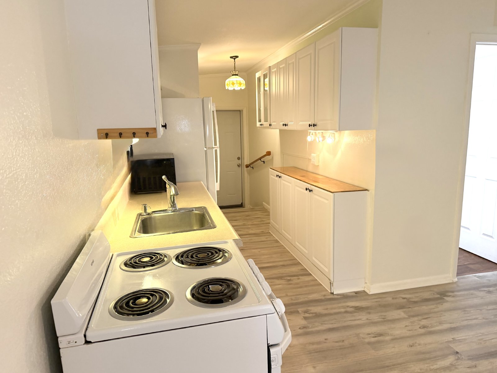 Two bedroom home for rent in North St Petersburg property image