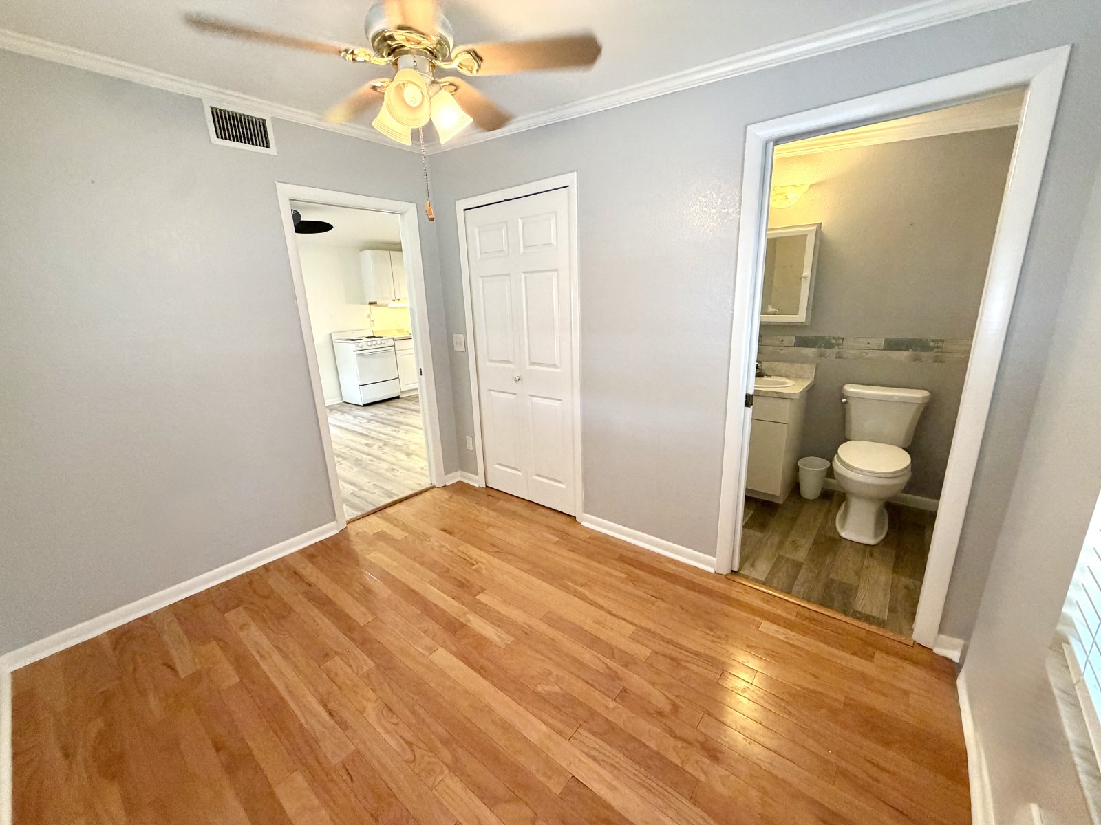 Two bedroom home for rent in North St Petersburg property image