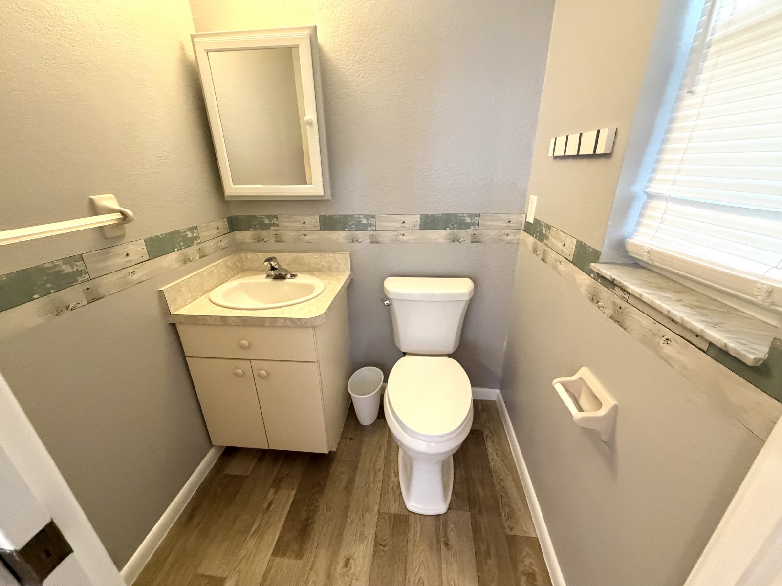 Two bedroom home for rent in North St Petersburg property image