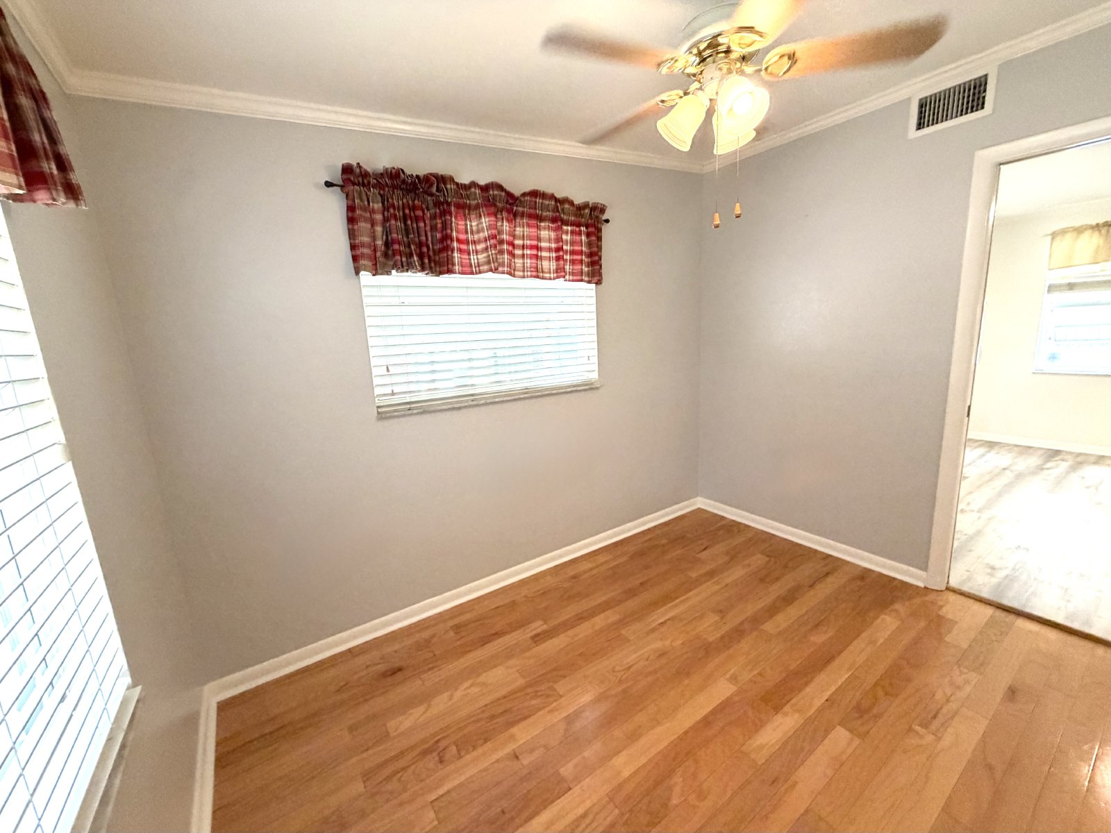 Two bedroom home for rent in North St Petersburg property image