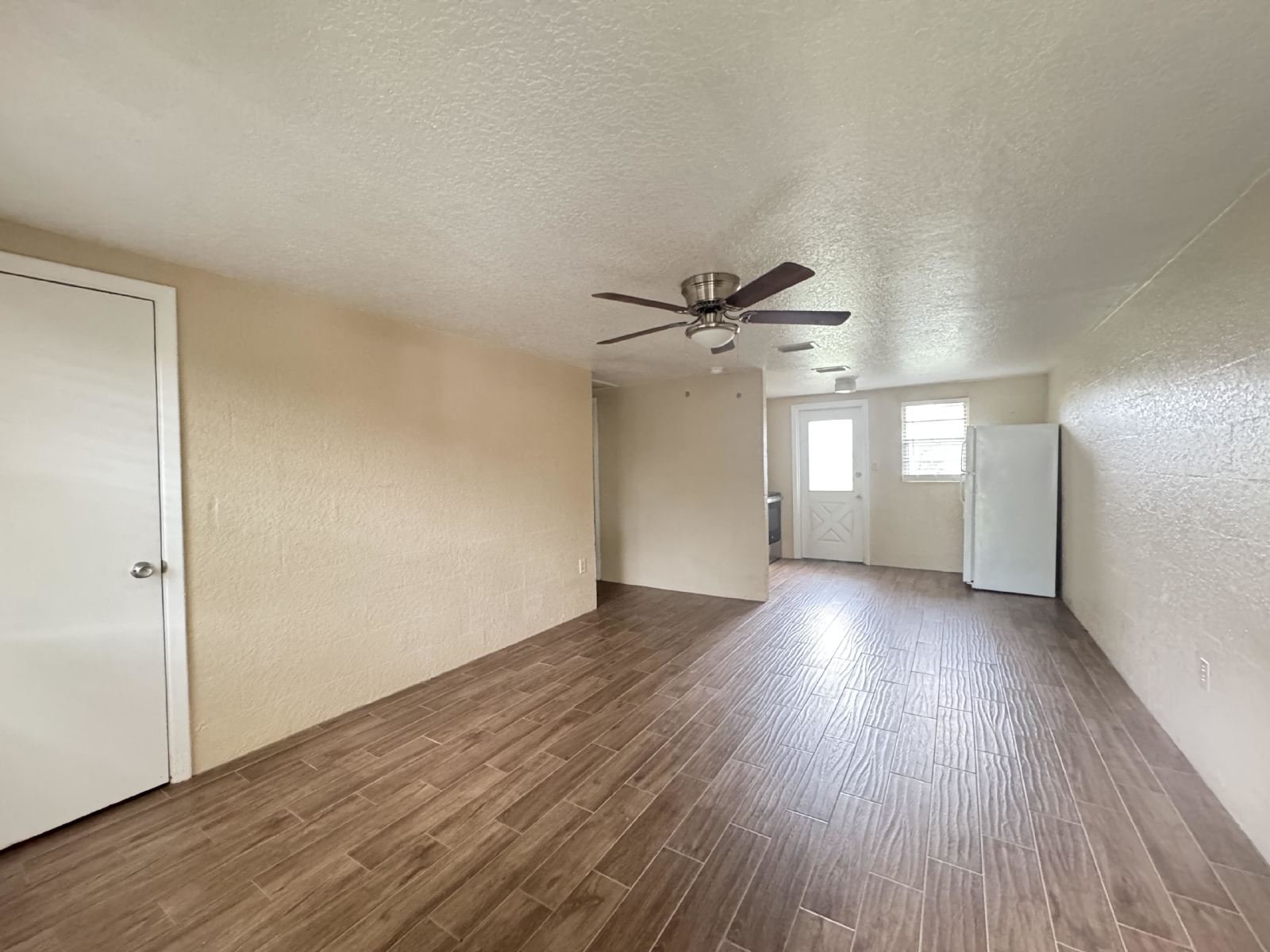2/1 Duplex On Quiet Dead End Street property image