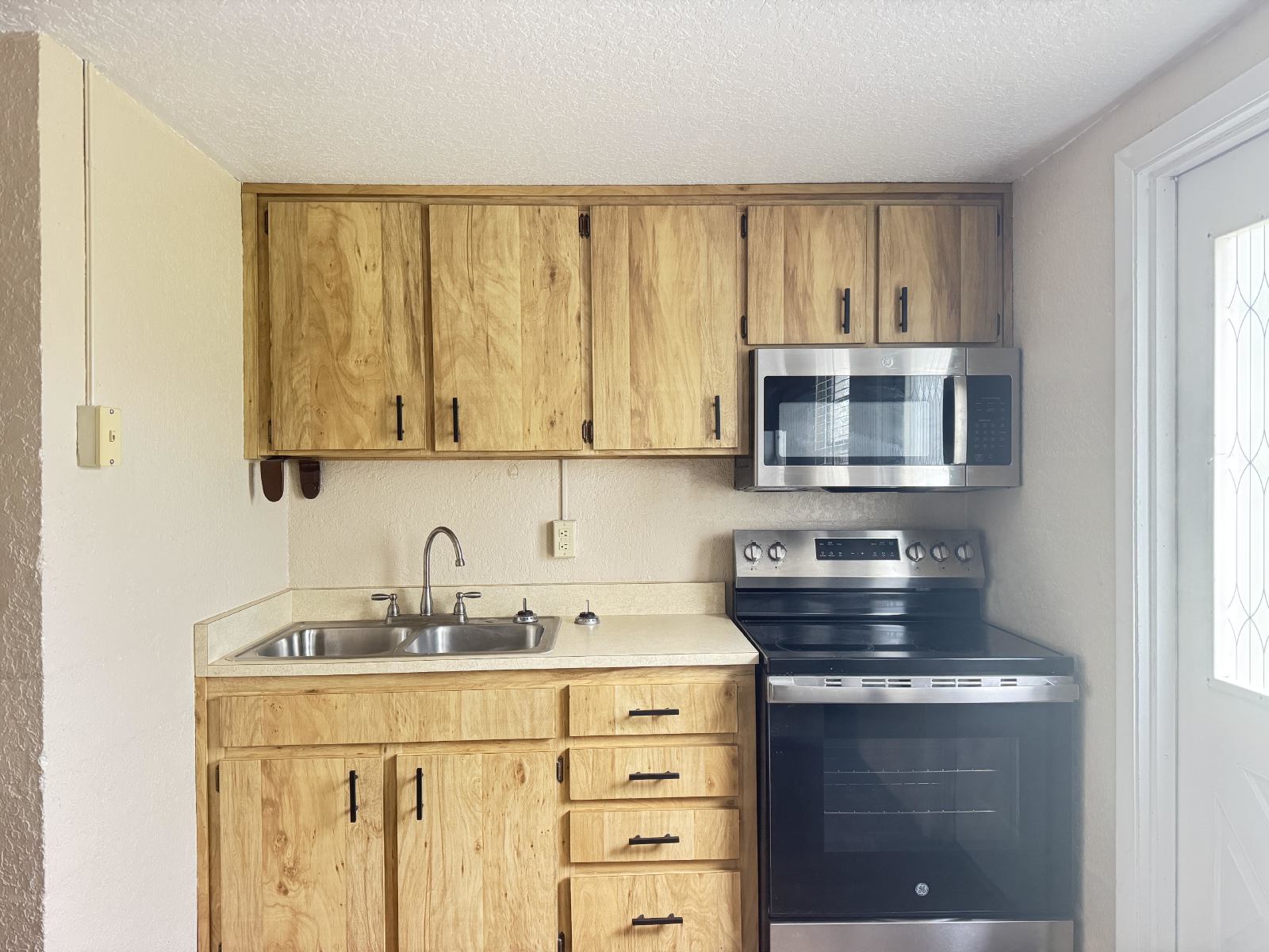 2/1 Duplex On Quiet Dead End Street property image