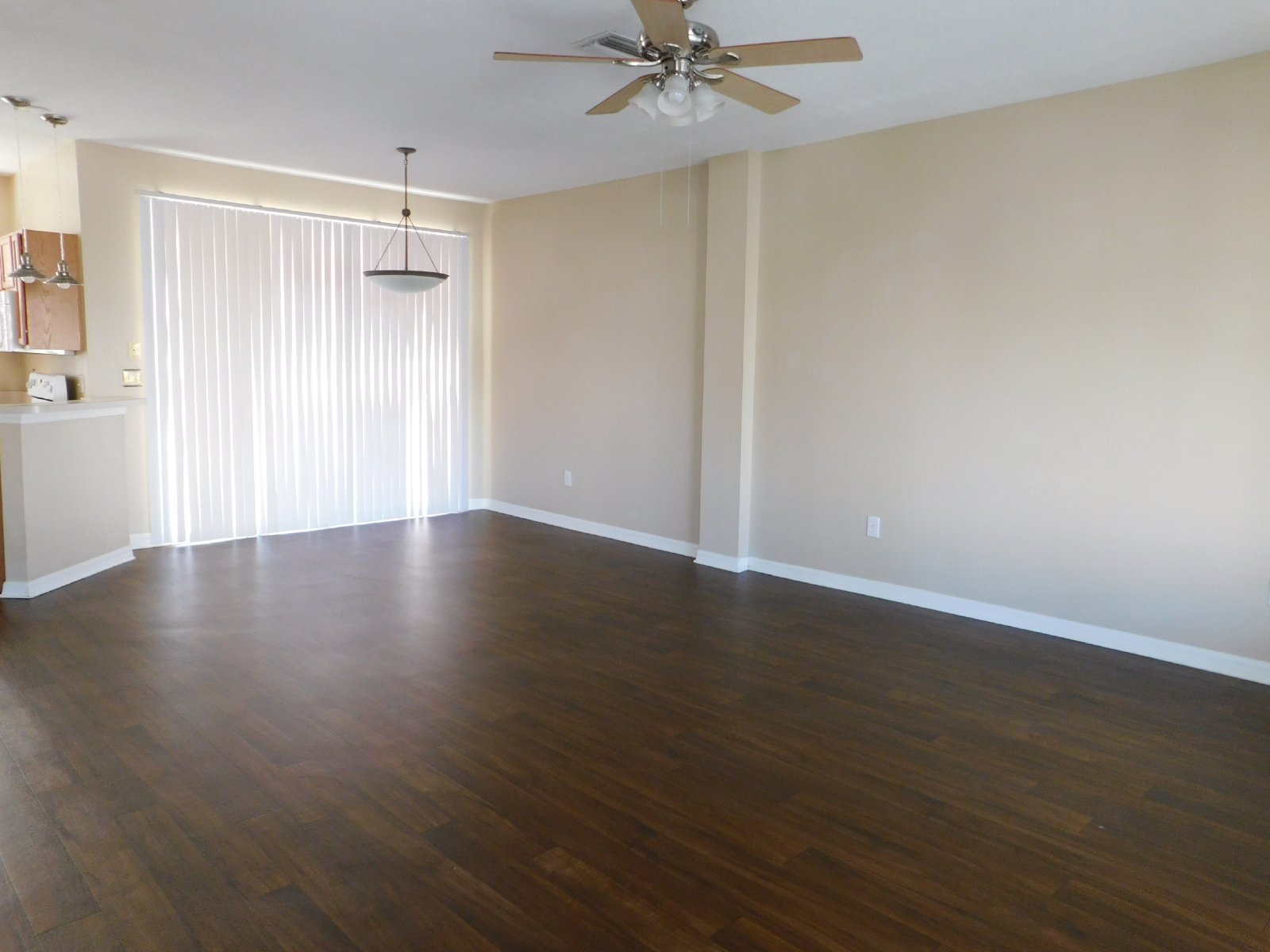 Beautiful Townhouse In Westchase/Countryway Area property image