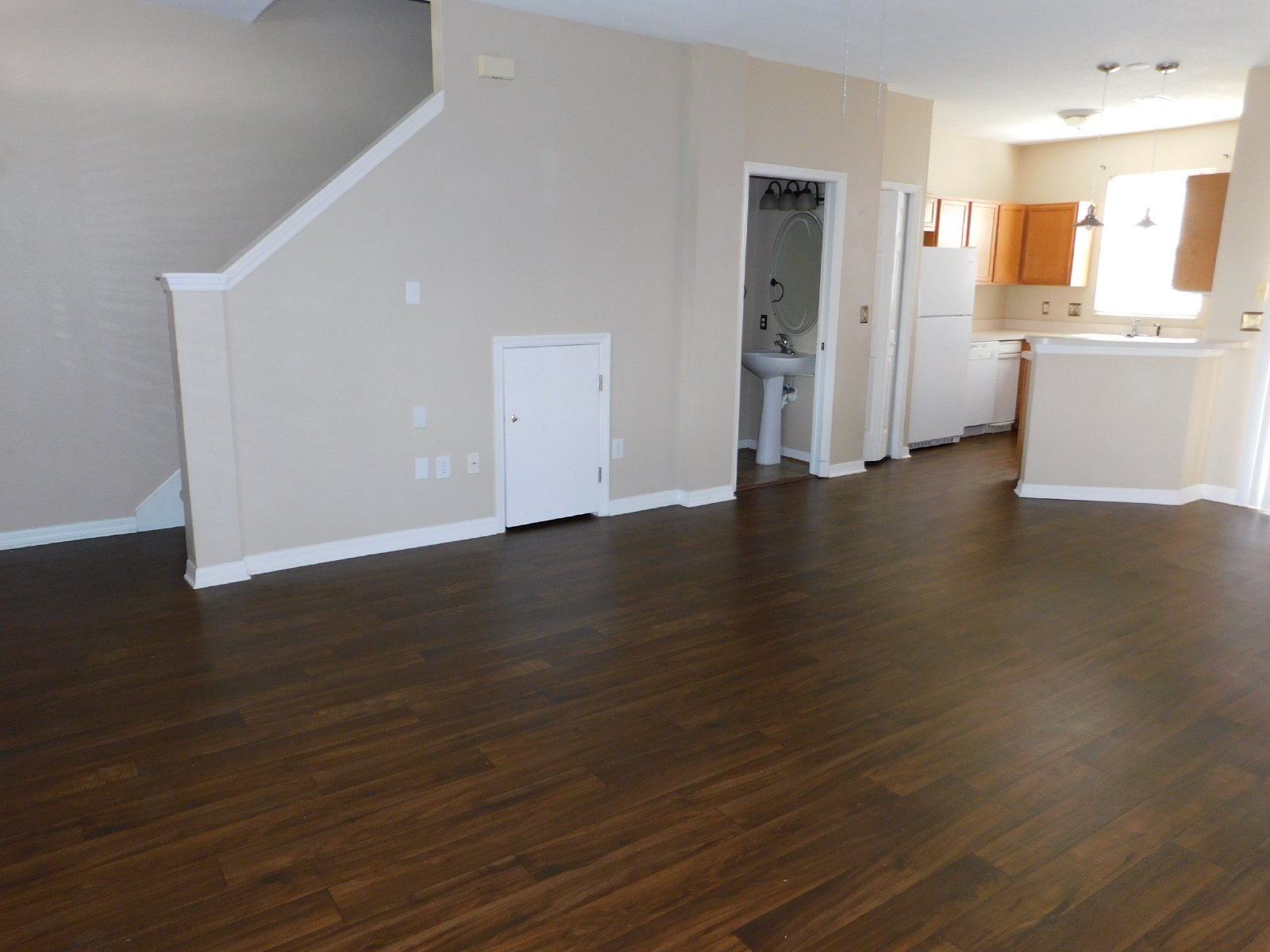 Beautiful Townhouse In Westchase/Countryway Area property image