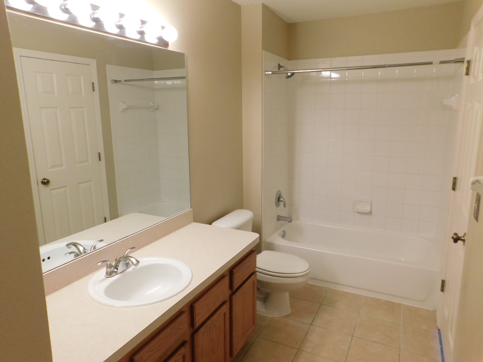 Beautiful Townhouse In Westchase/Countryway Area property image