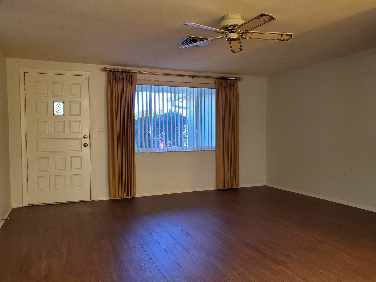 2 Bedroom, 2 Baths, 1 Car Garage & Florida Room! property image