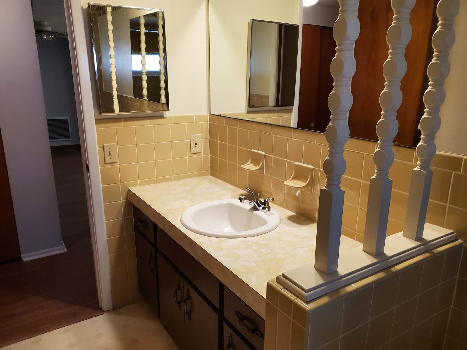2 Bedroom, 2 Baths, 1 Car Garage & Florida Room! property image