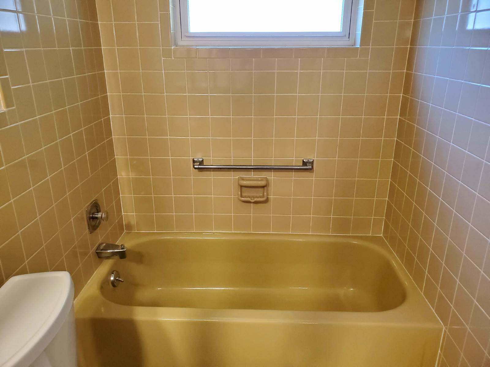 2 Bedroom, 2 Baths, 1 Car Garage & Florida Room! property image