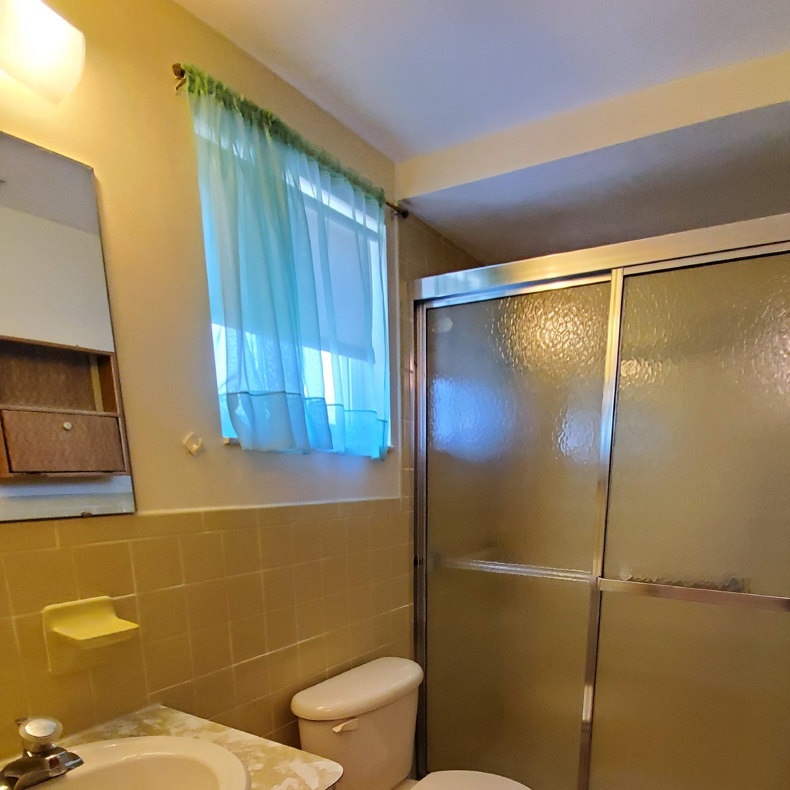 2 Bedroom, 2 Baths, 1 Car Garage & Florida Room! property image