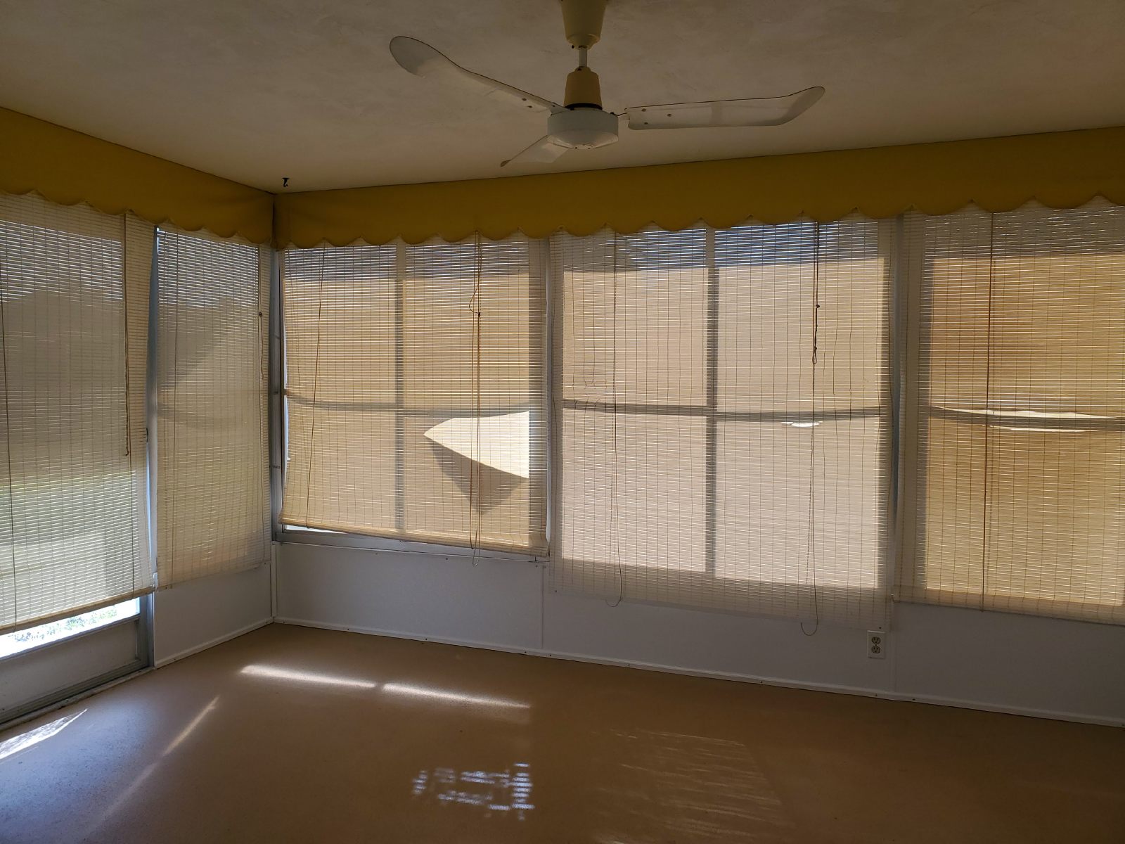 2 Bedroom, 2 Baths, 1 Car Garage & Florida Room! property image