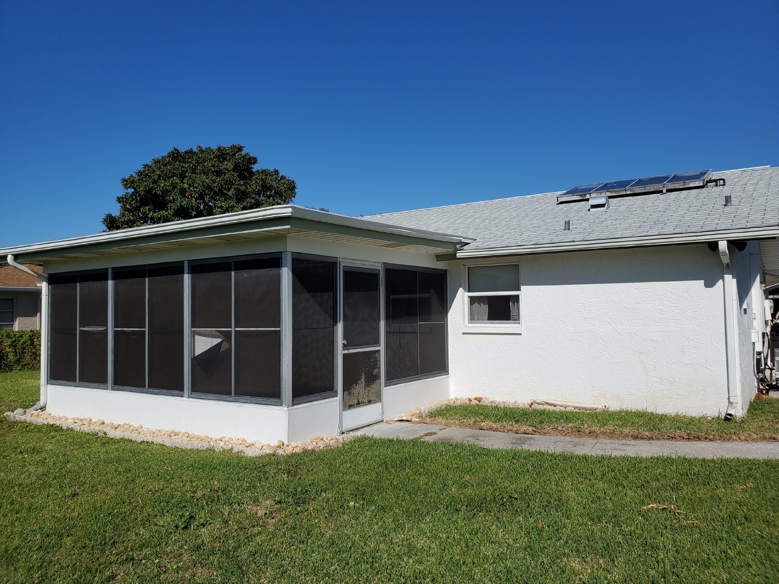 2 Bedroom, 2 Baths, 1 Car Garage & Florida Room! property image