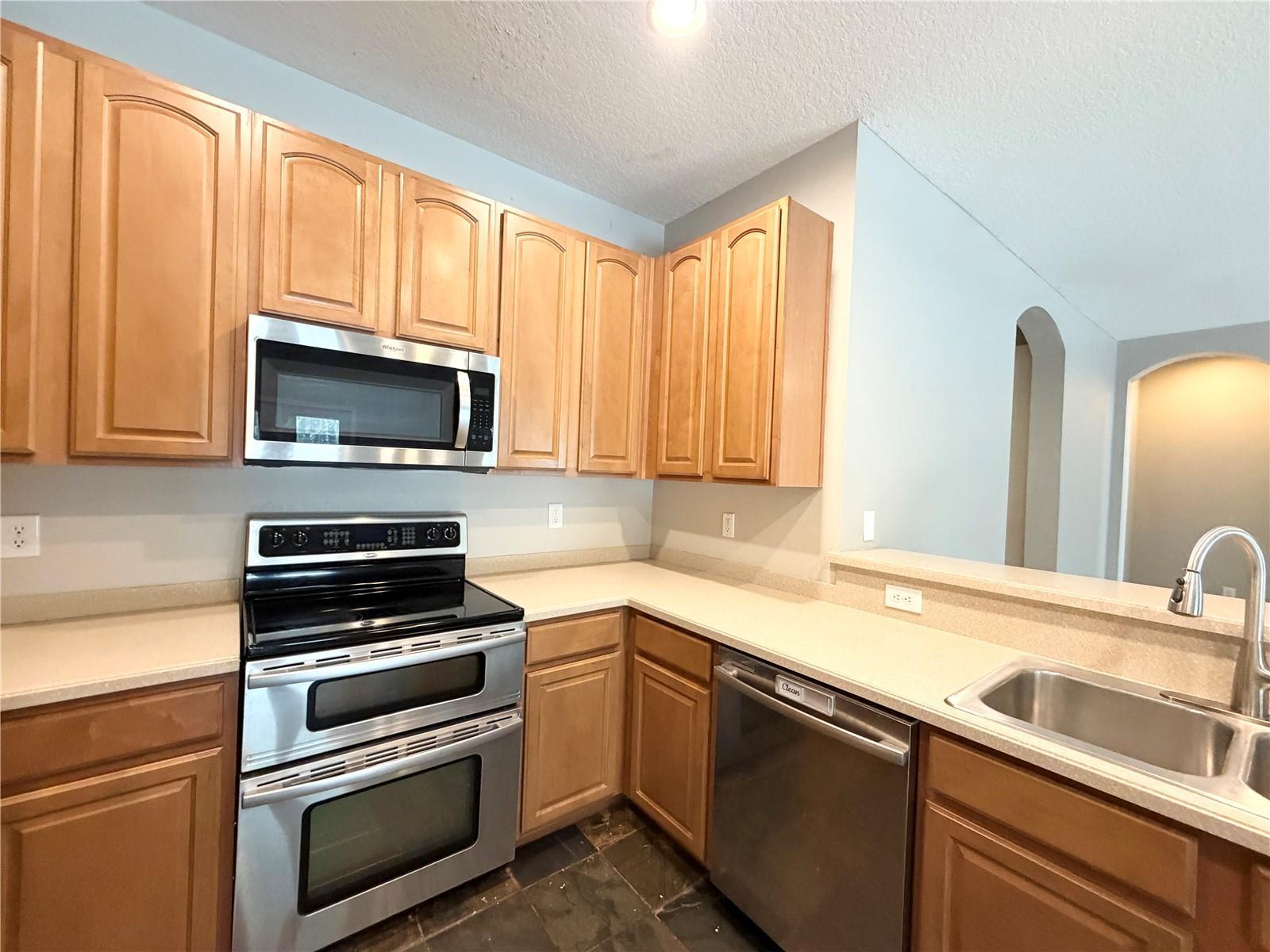3 Bedroom / 2 Bathroom Pool Home In Seffner - Available Now! property image