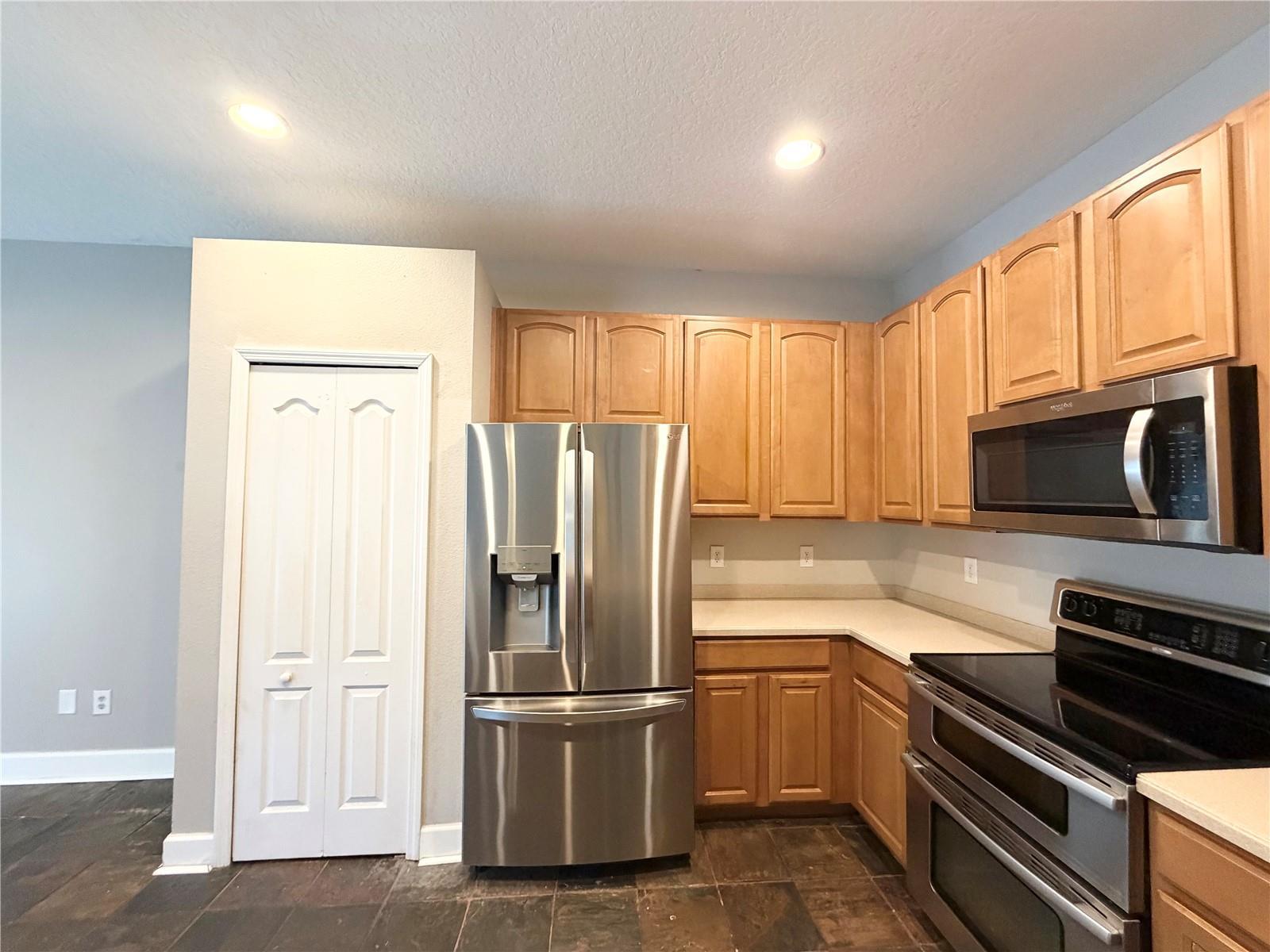 3 Bedroom / 2 Bathroom Pool Home In Seffner - Available Now! property image