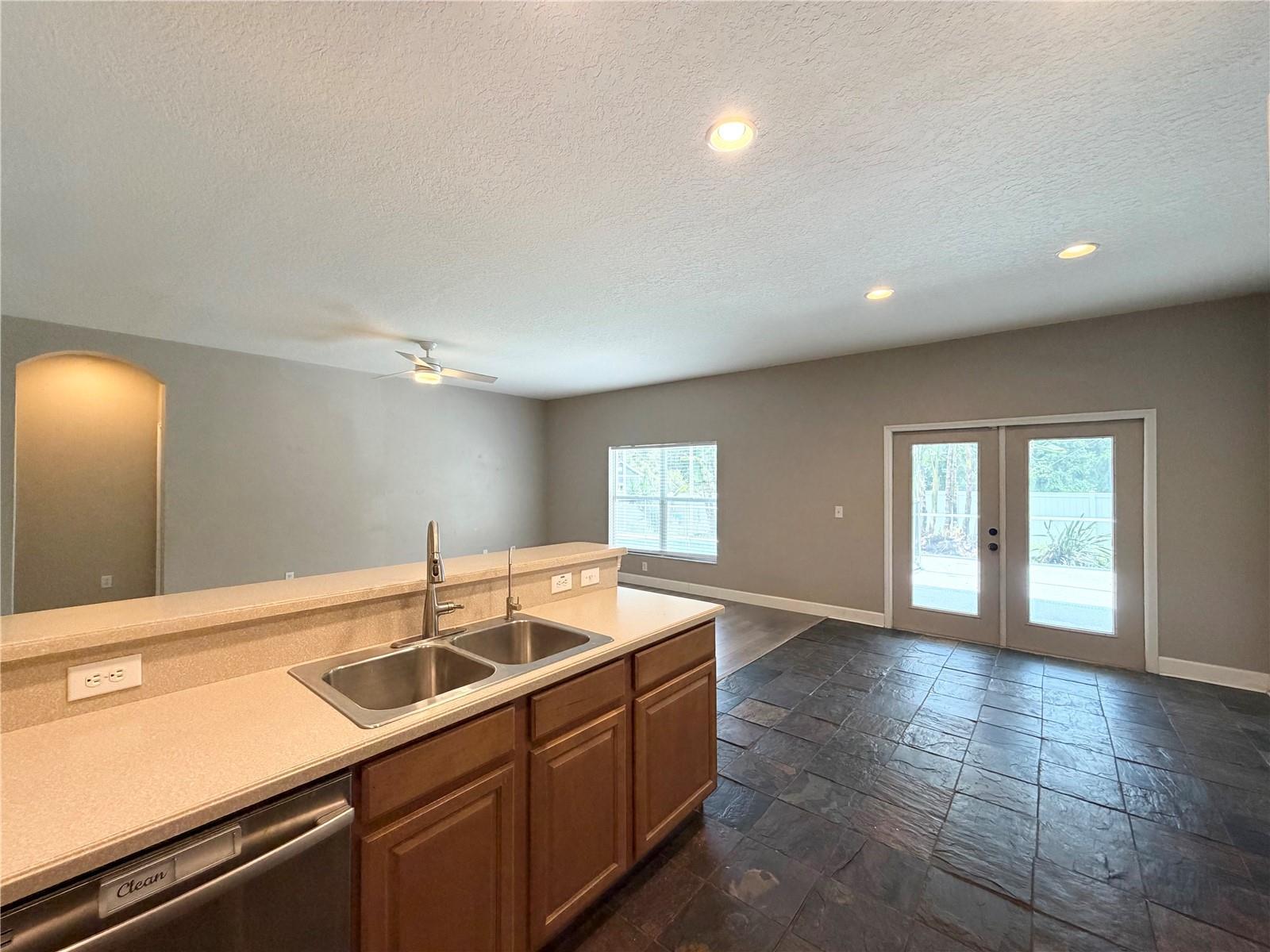 3 Bedroom / 2 Bathroom Pool Home In Seffner - Available Now! property image