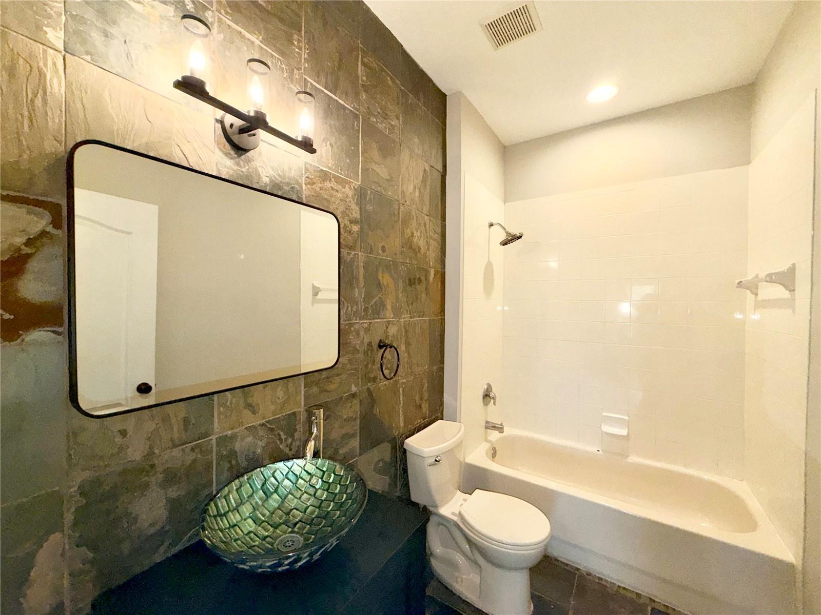 3 Bedroom / 2 Bathroom Pool Home In Seffner - Available Now! property image