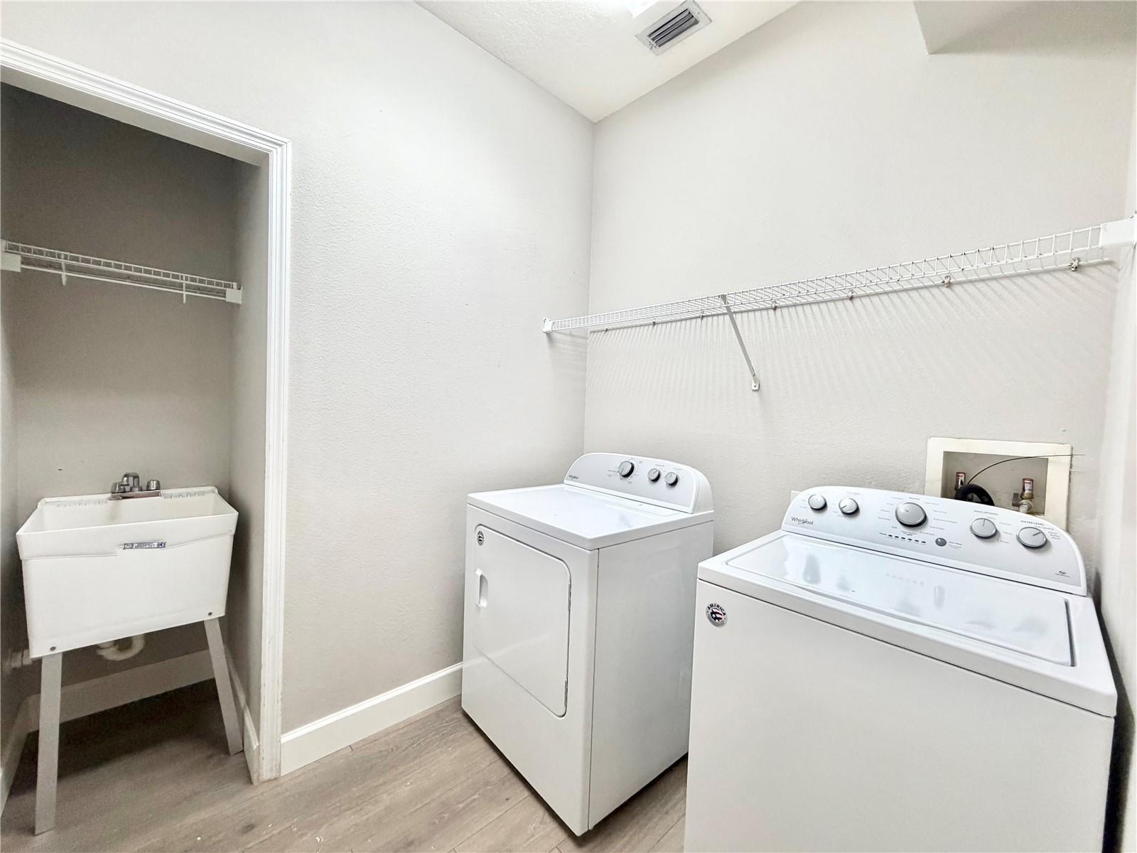 3 Bedroom / 2 Bathroom Pool Home In Seffner - Available Now! property image