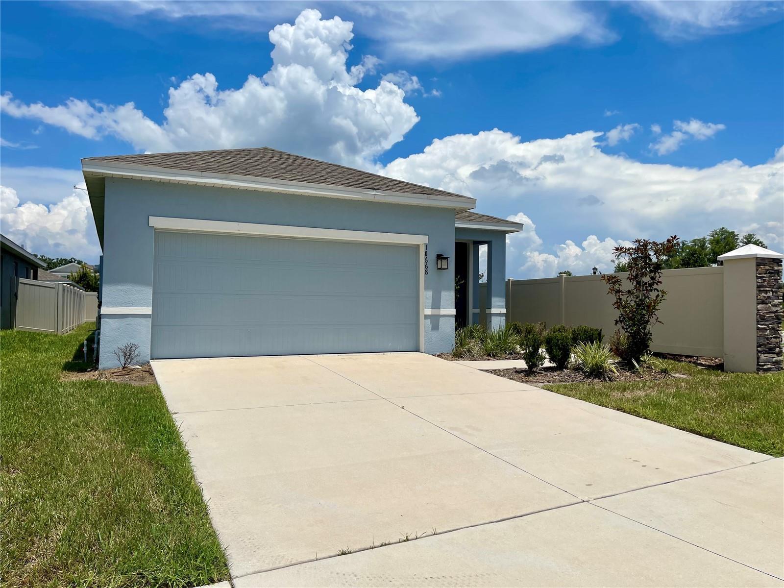Modern 3BR Home With Open Layout In Land O Lakes property image