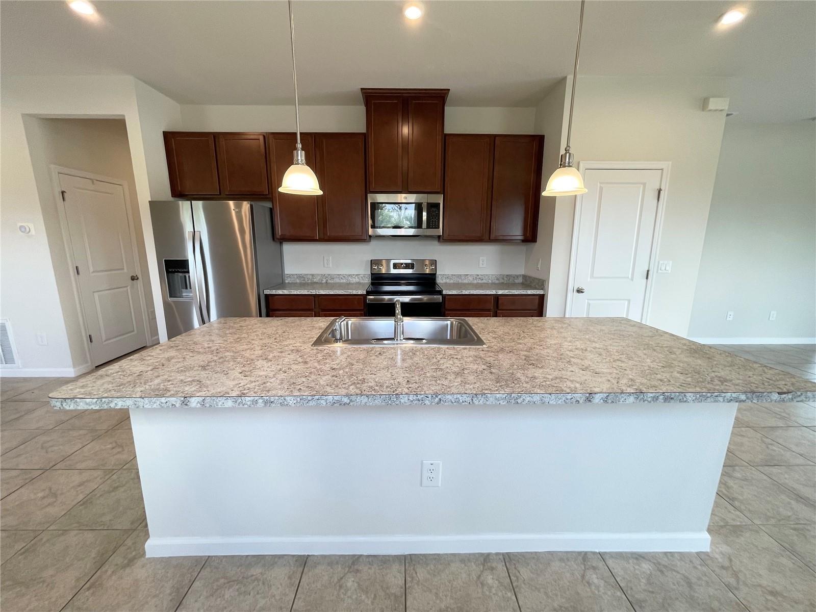 Modern 3BR Home With Open Layout In Land O Lakes property image