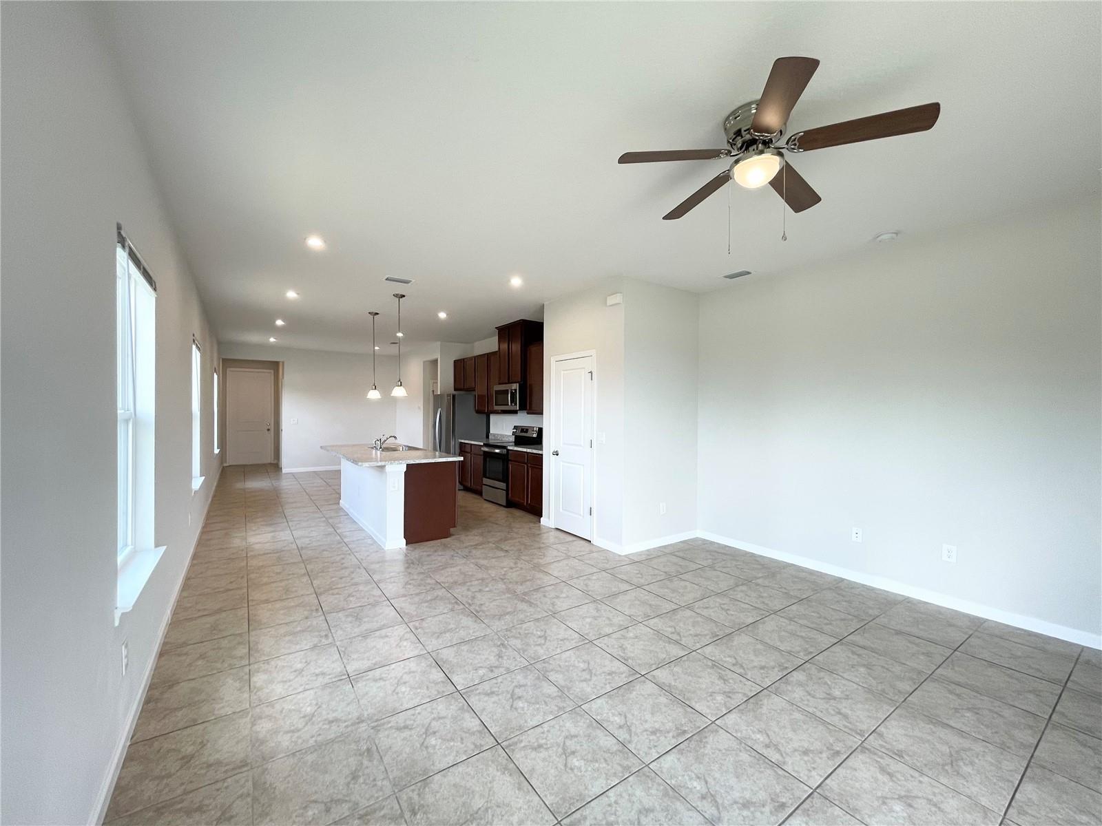 Modern 3BR Home With Open Layout In Land O Lakes property image