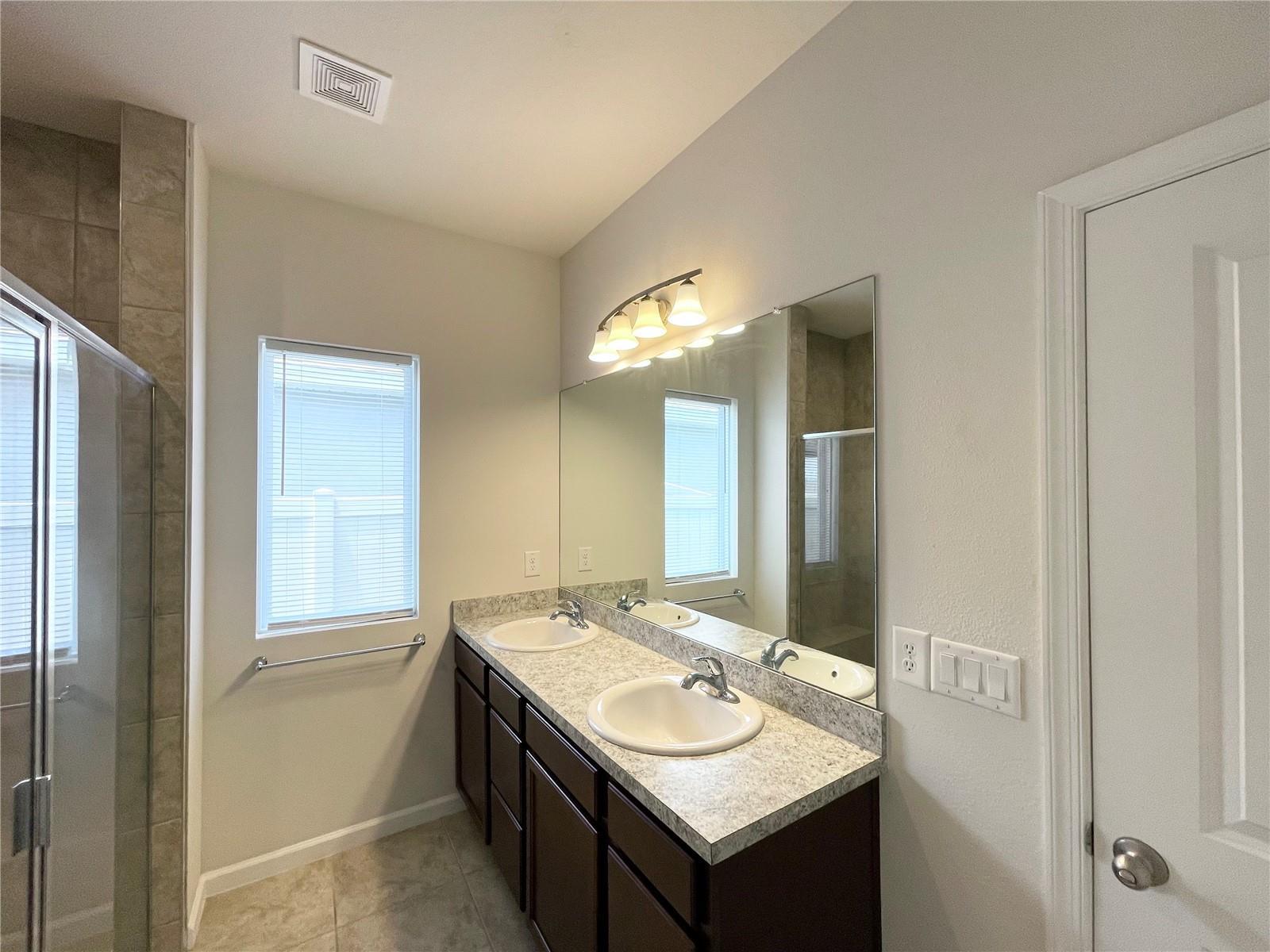Modern 3BR Home With Open Layout In Land O Lakes property image