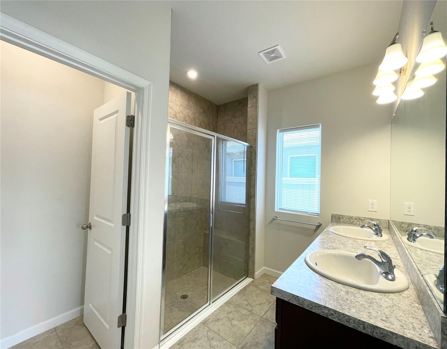 Modern 3BR Home With Open Layout In Land O Lakes property image