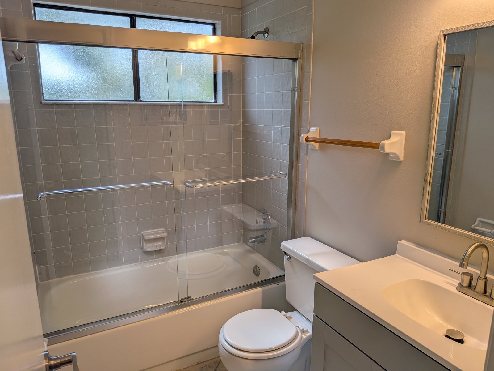 Beautifully Updated 2nd Floor 2/2 Apartment In Brooksville. property image