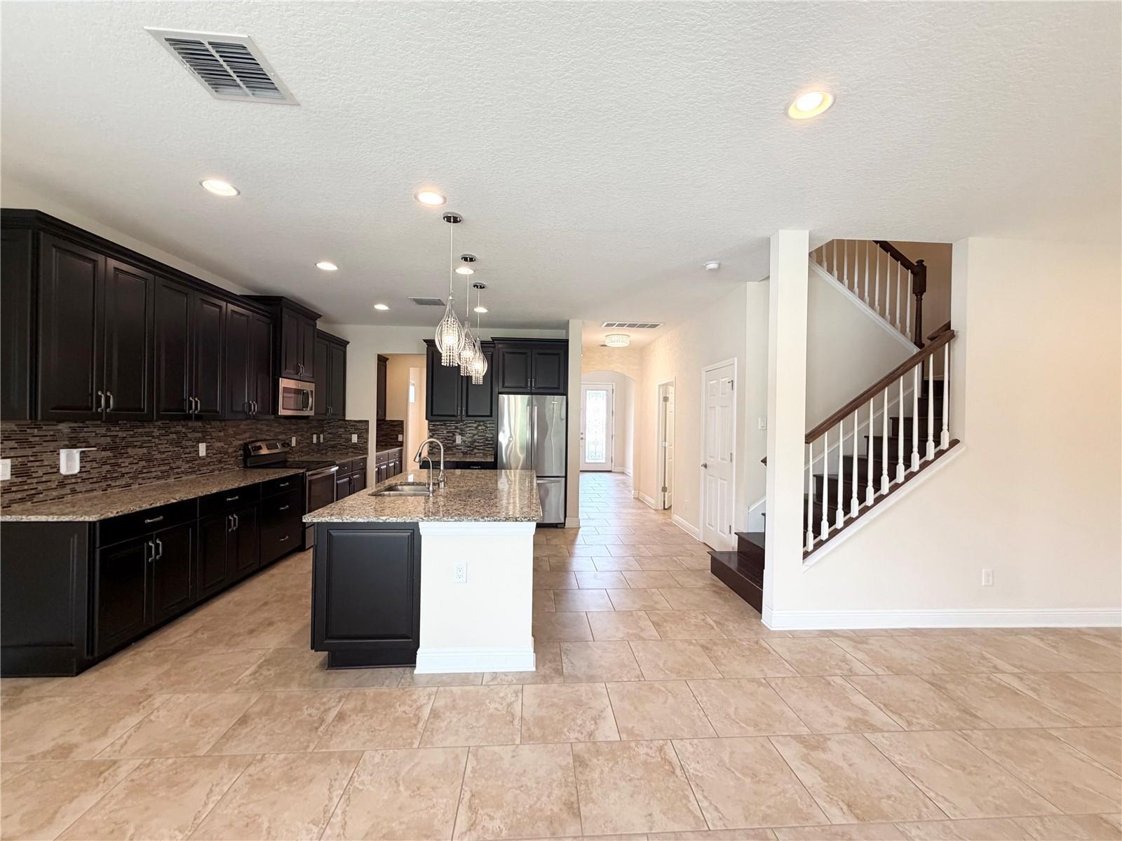 Stunning 5Bed 4Bath Home In New Tampa property image