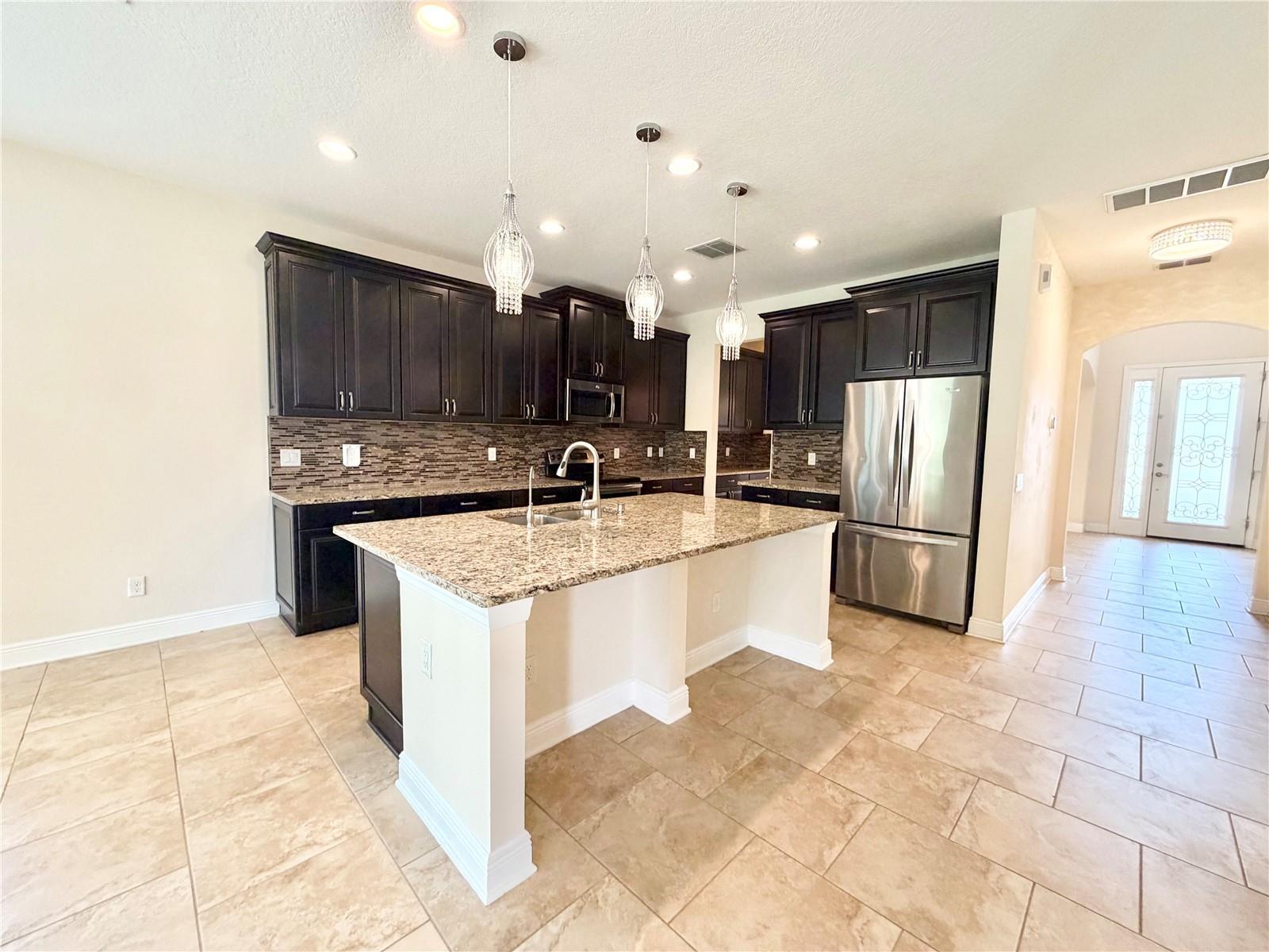 Stunning 5Bed 4Bath Home In New Tampa property image