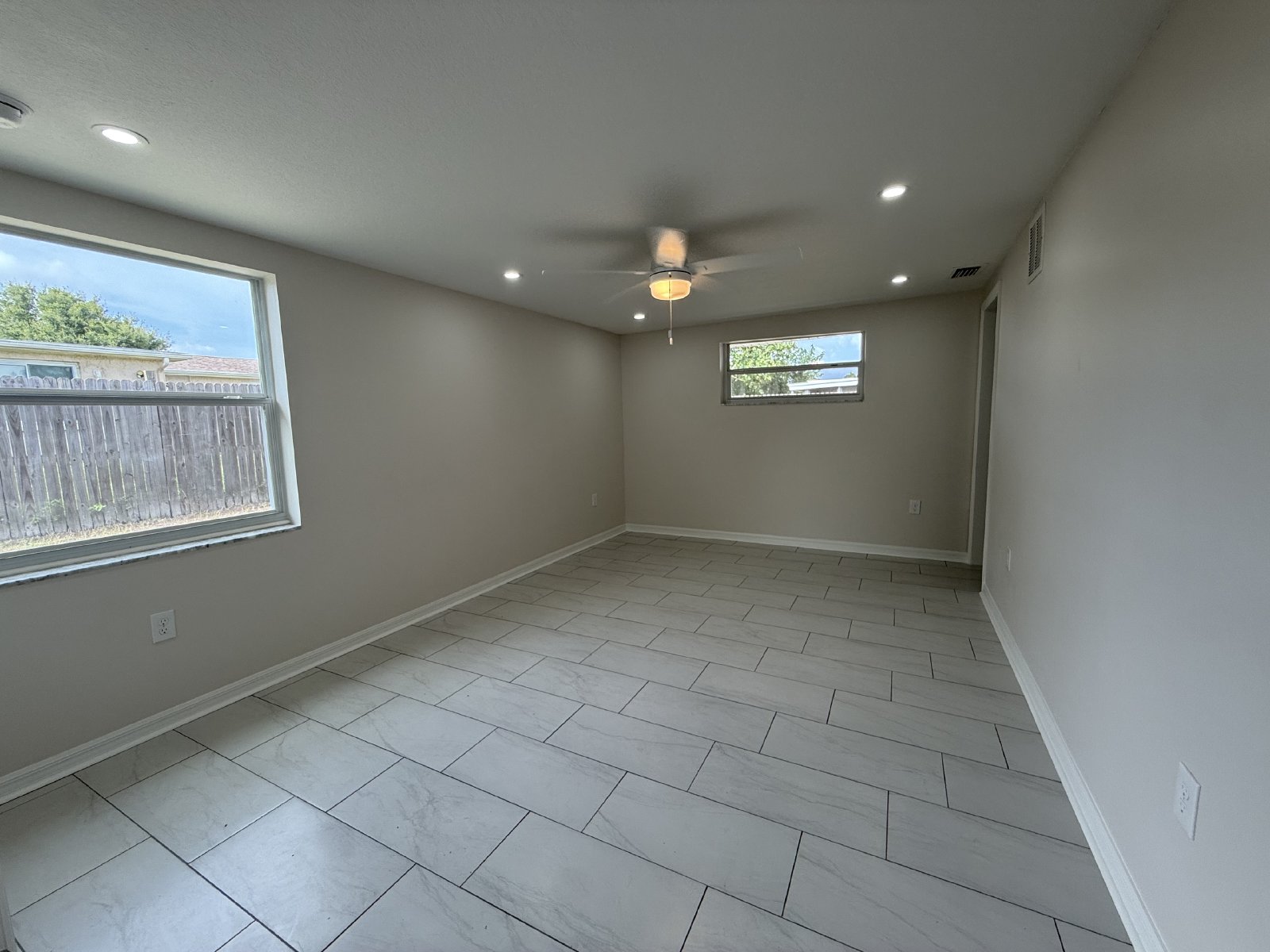 3 Bedroom, 2 Bathroom, Holiday property image