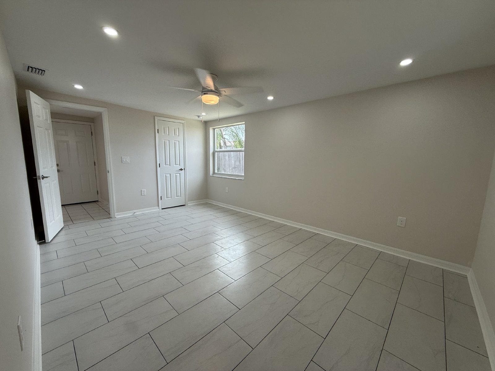 3 Bedroom, 2 Bathroom, Holiday property image