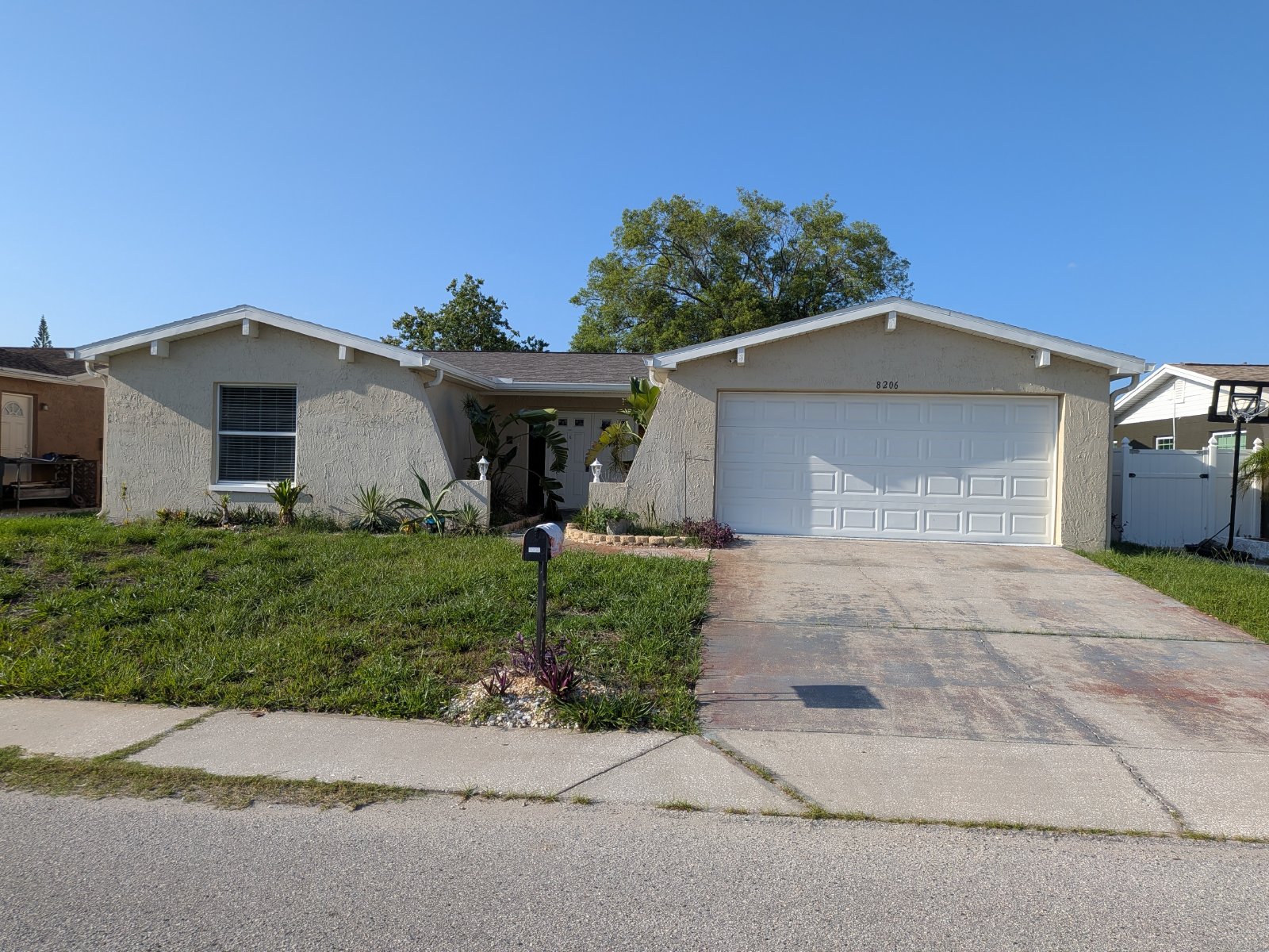 Spacious 2 Bed 2 Bath, 2 Car Garage property image