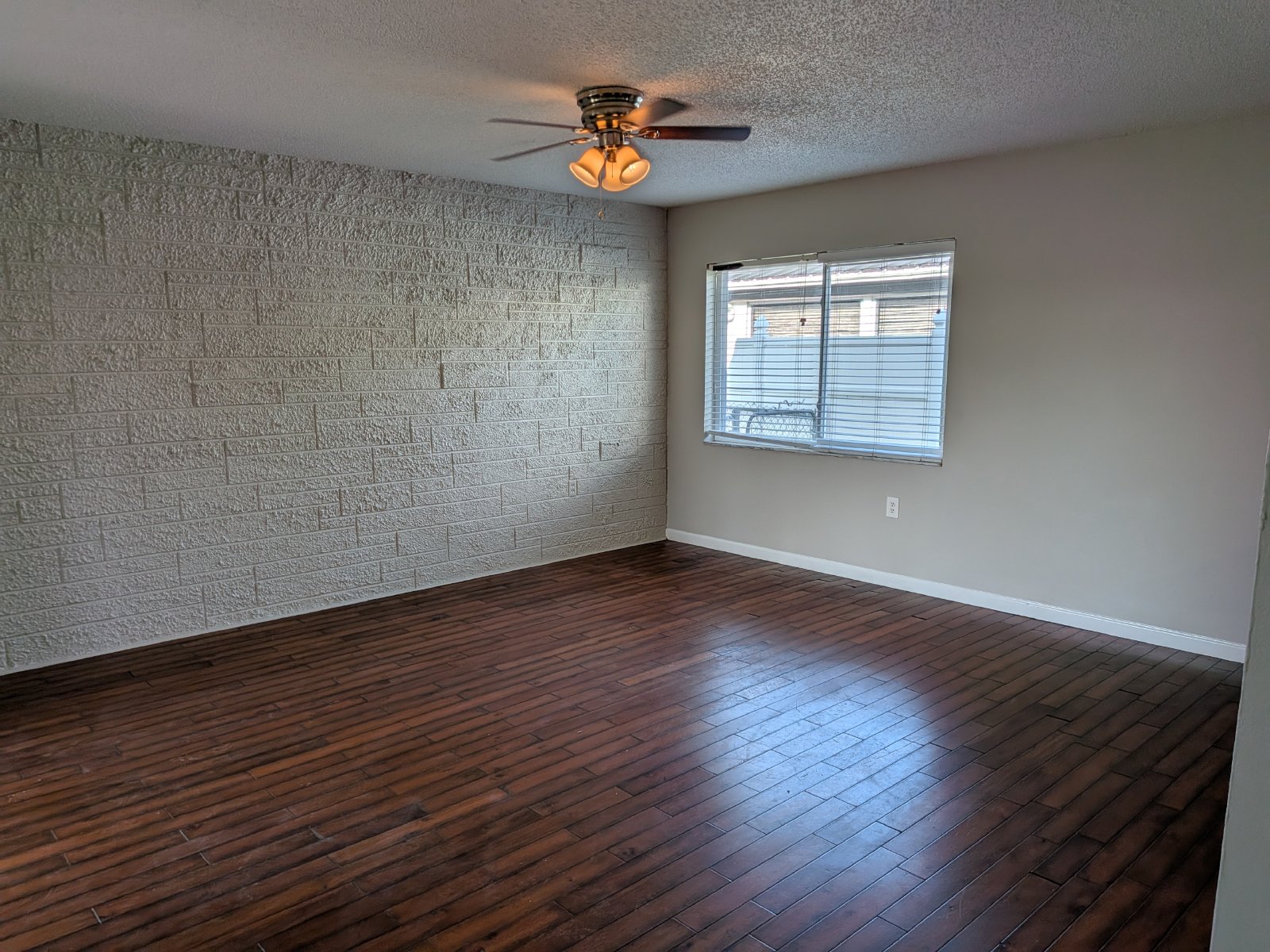 Spacious 2 Bed 2 Bath, 2 Car Garage property image