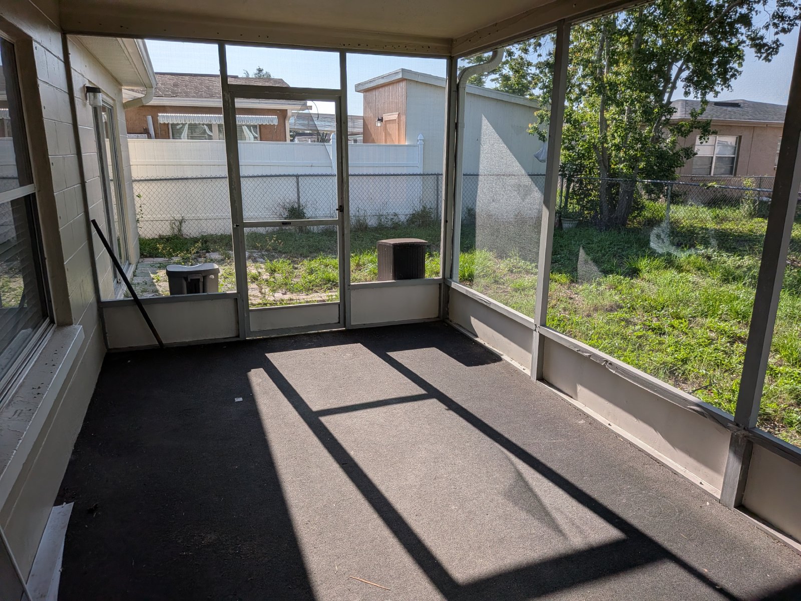 Spacious 2 Bed 2 Bath, 2 Car Garage property image