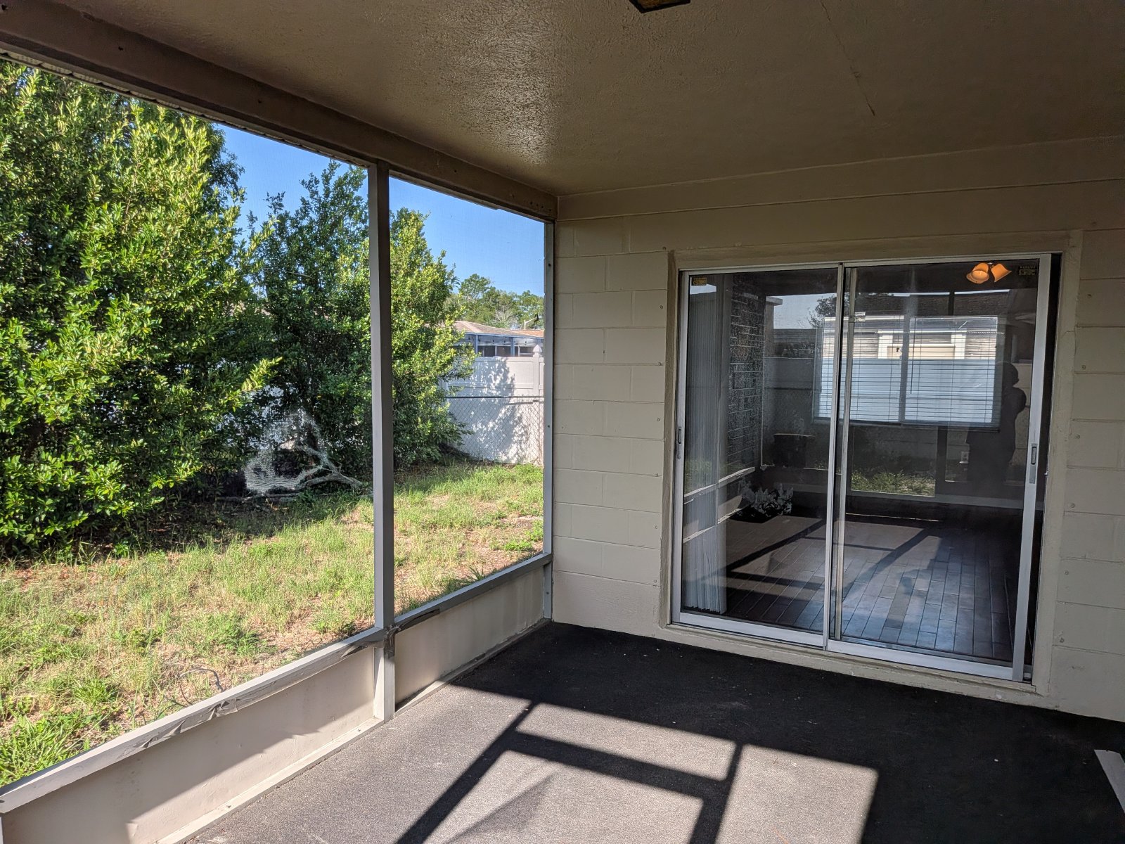 Spacious 2 Bed 2 Bath, 2 Car Garage property image