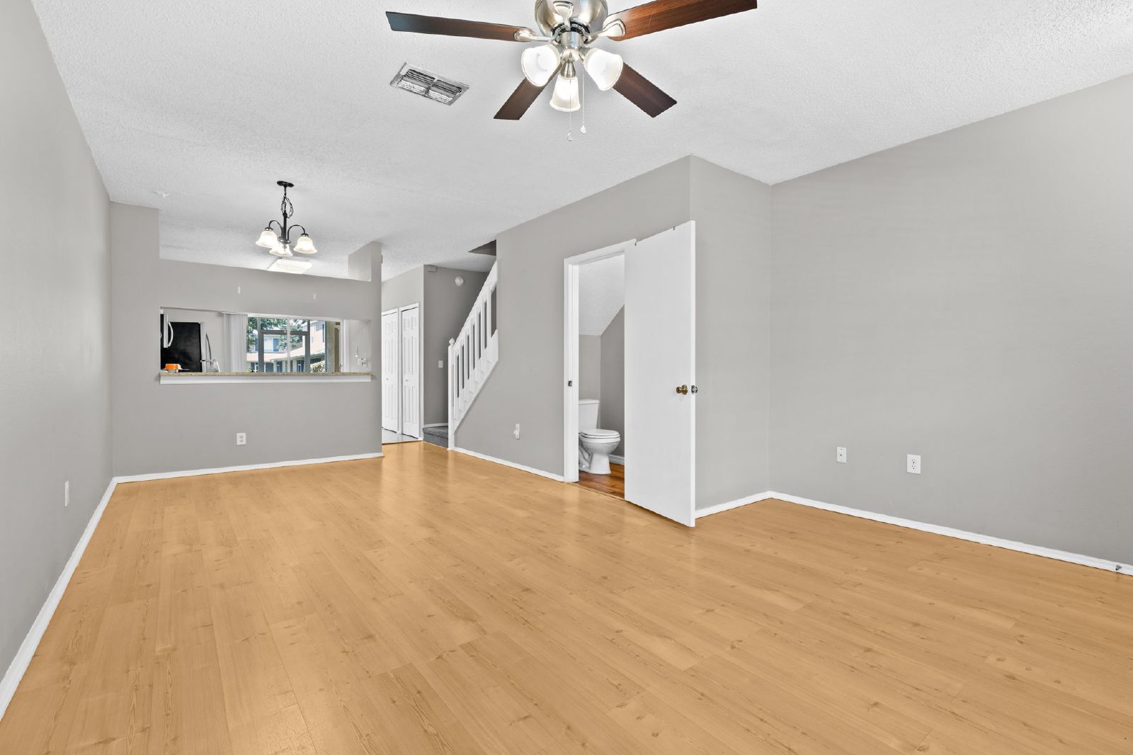 Beautiful Townhome In The Heart Of Westchase! property image