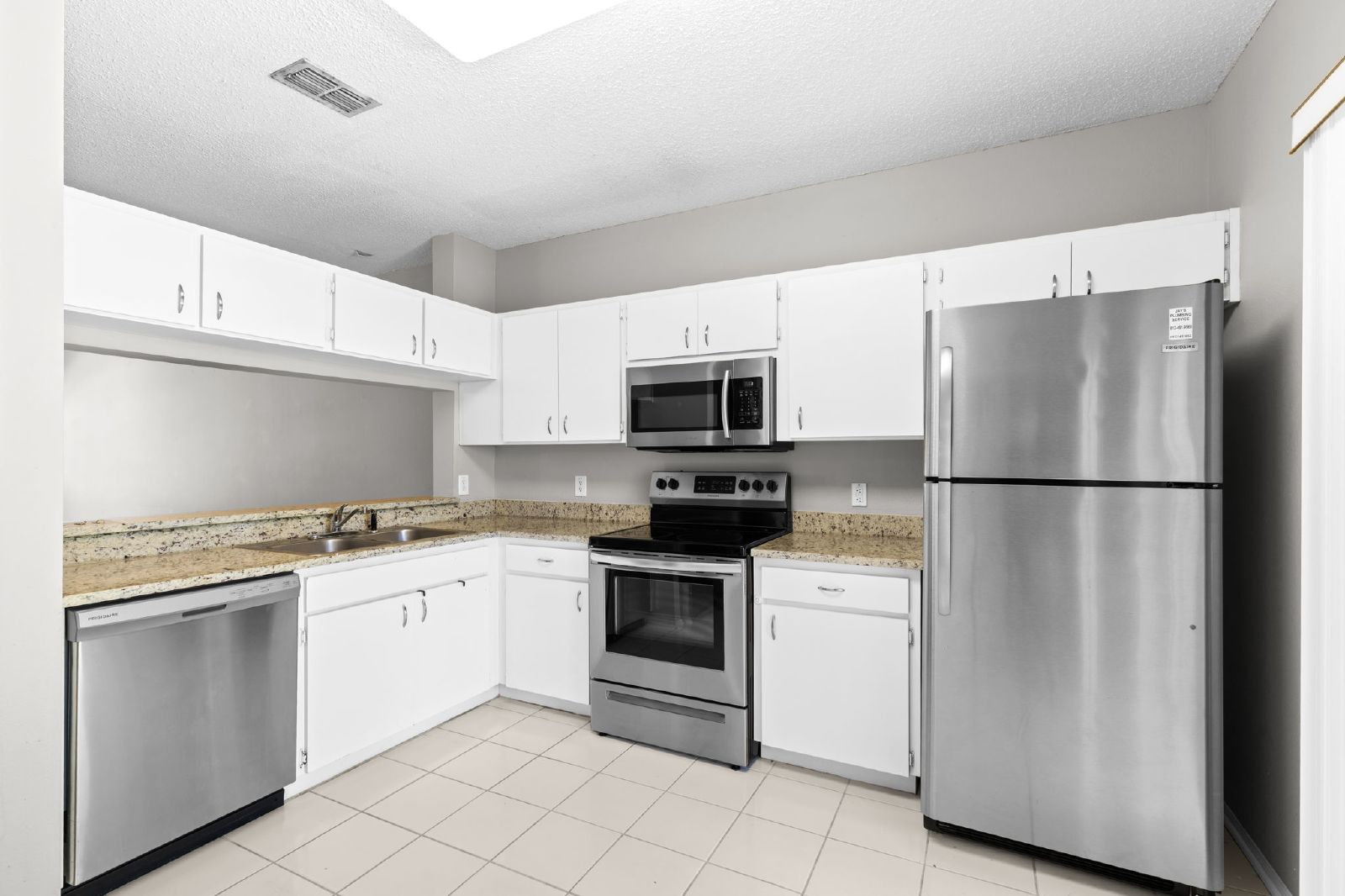 Beautiful Townhome In The Heart Of Westchase! property image