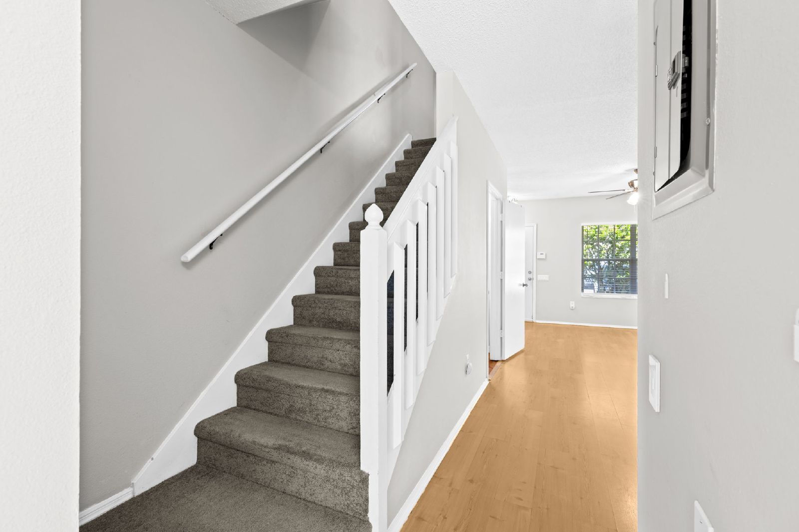 Beautiful Townhome In The Heart Of Westchase! property image