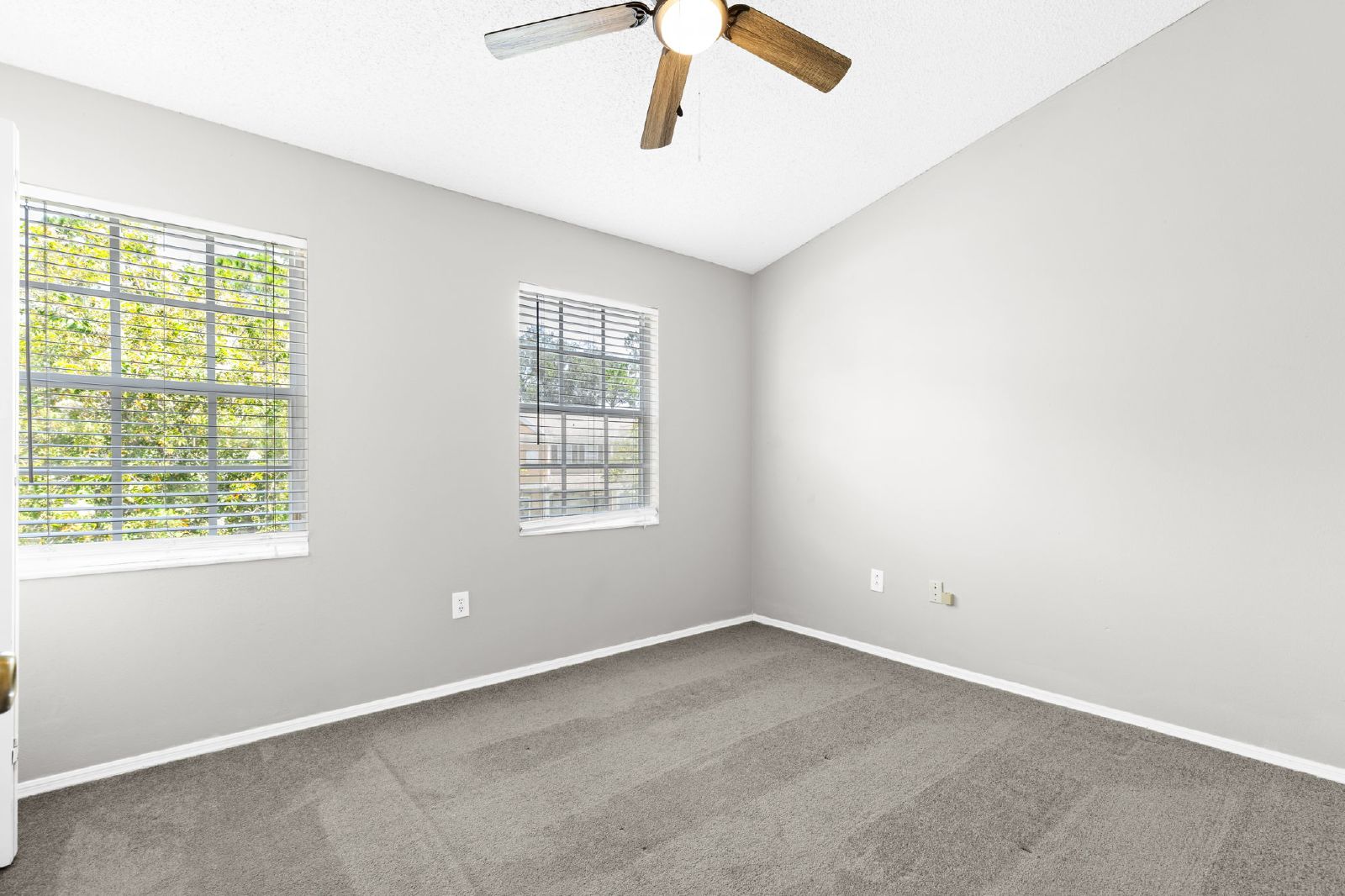Beautiful Townhome In The Heart Of Westchase! property image