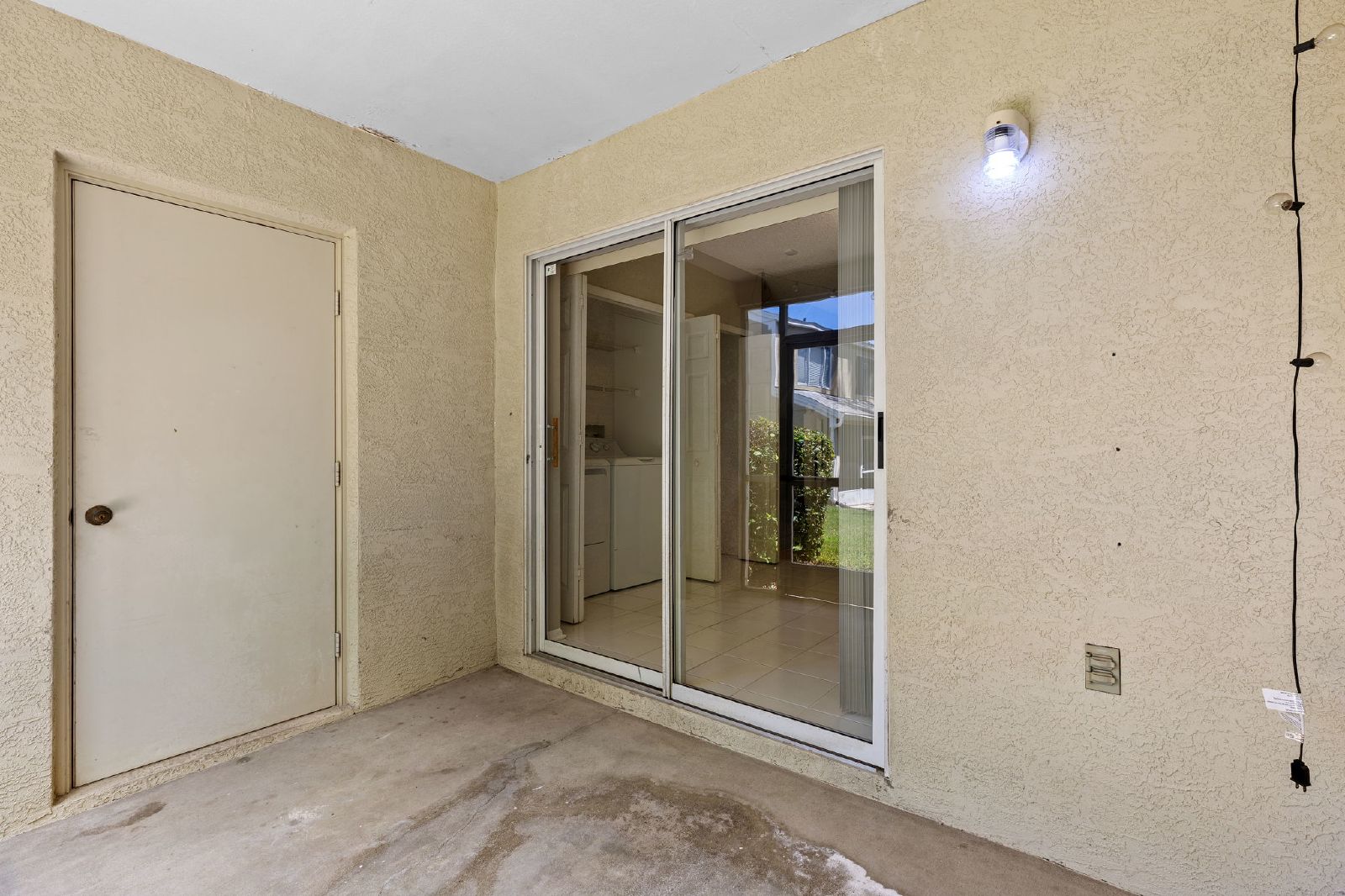Beautiful Townhome In The Heart Of Westchase! property image