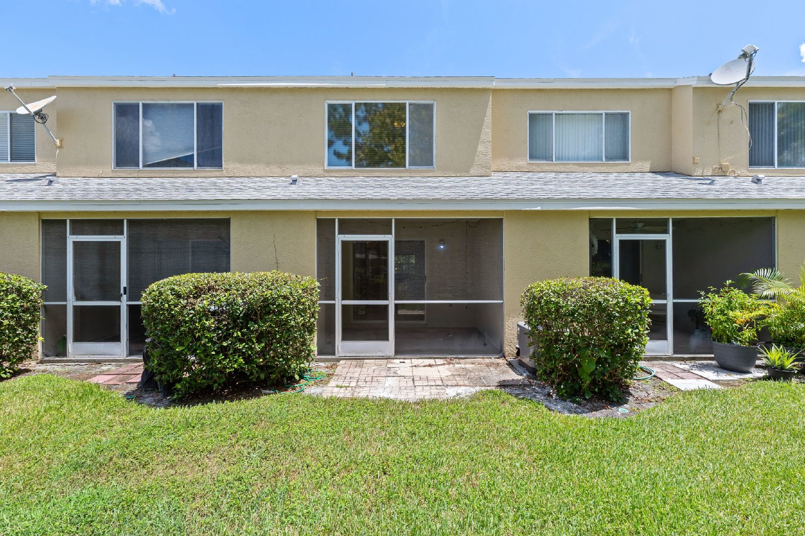 Beautiful Townhome In The Heart Of Westchase! property image