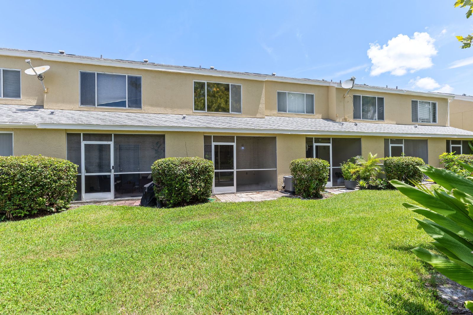 Beautiful Townhome In The Heart Of Westchase! property image
