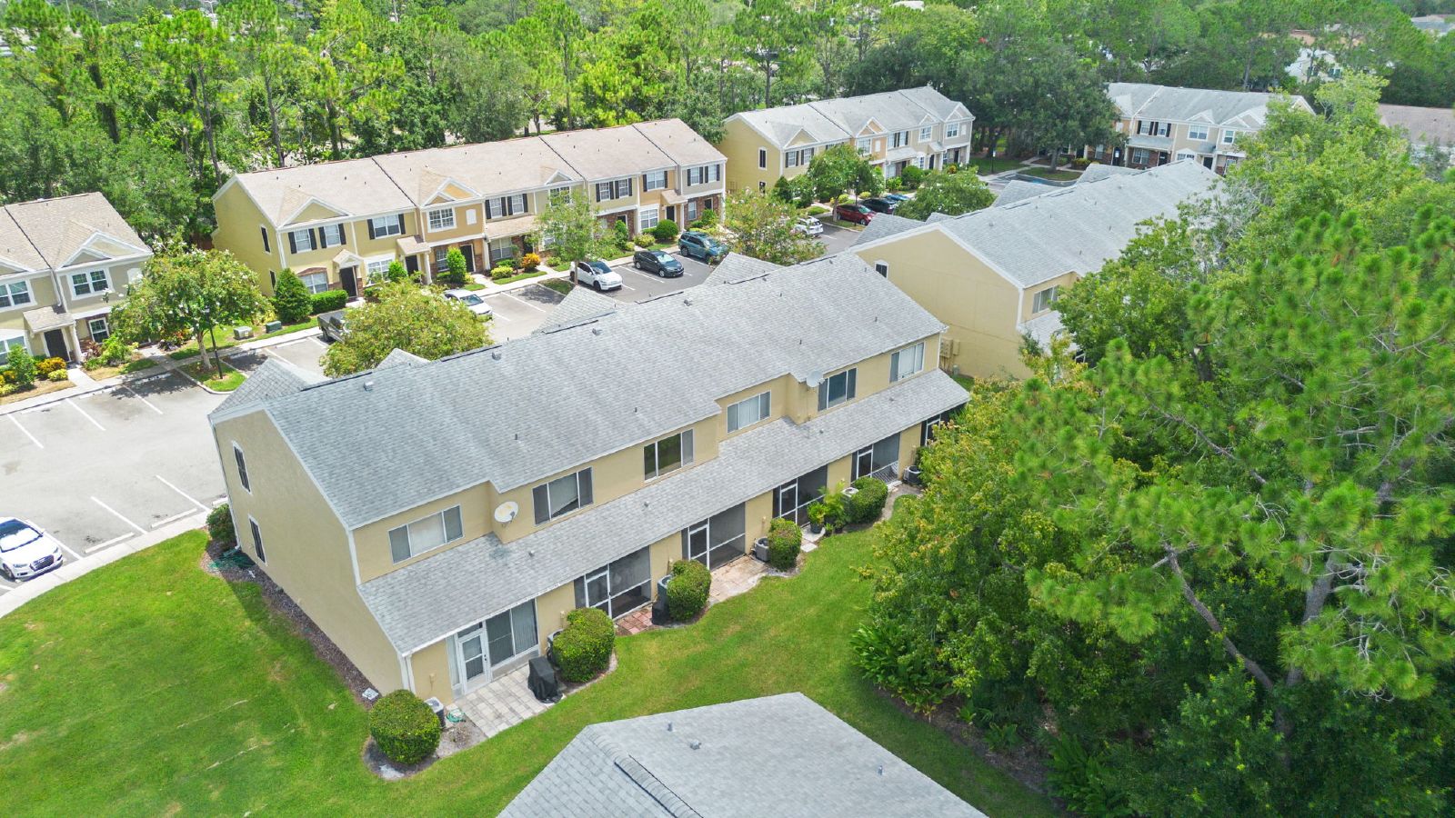 Beautiful Townhome In The Heart Of Westchase! property image